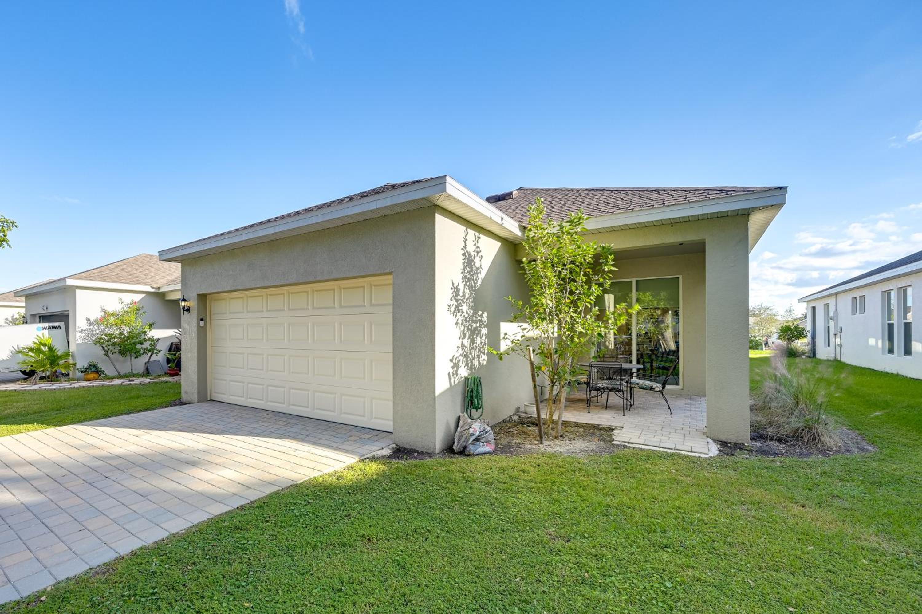 Near River and Parks LaBelle Family Home with Patio