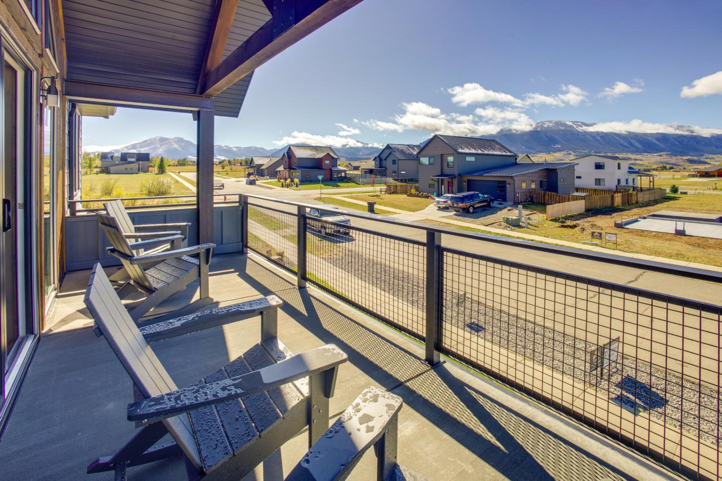 3 Mi to Dtwn Red Lodge Mtn-View Home with Hot Tub