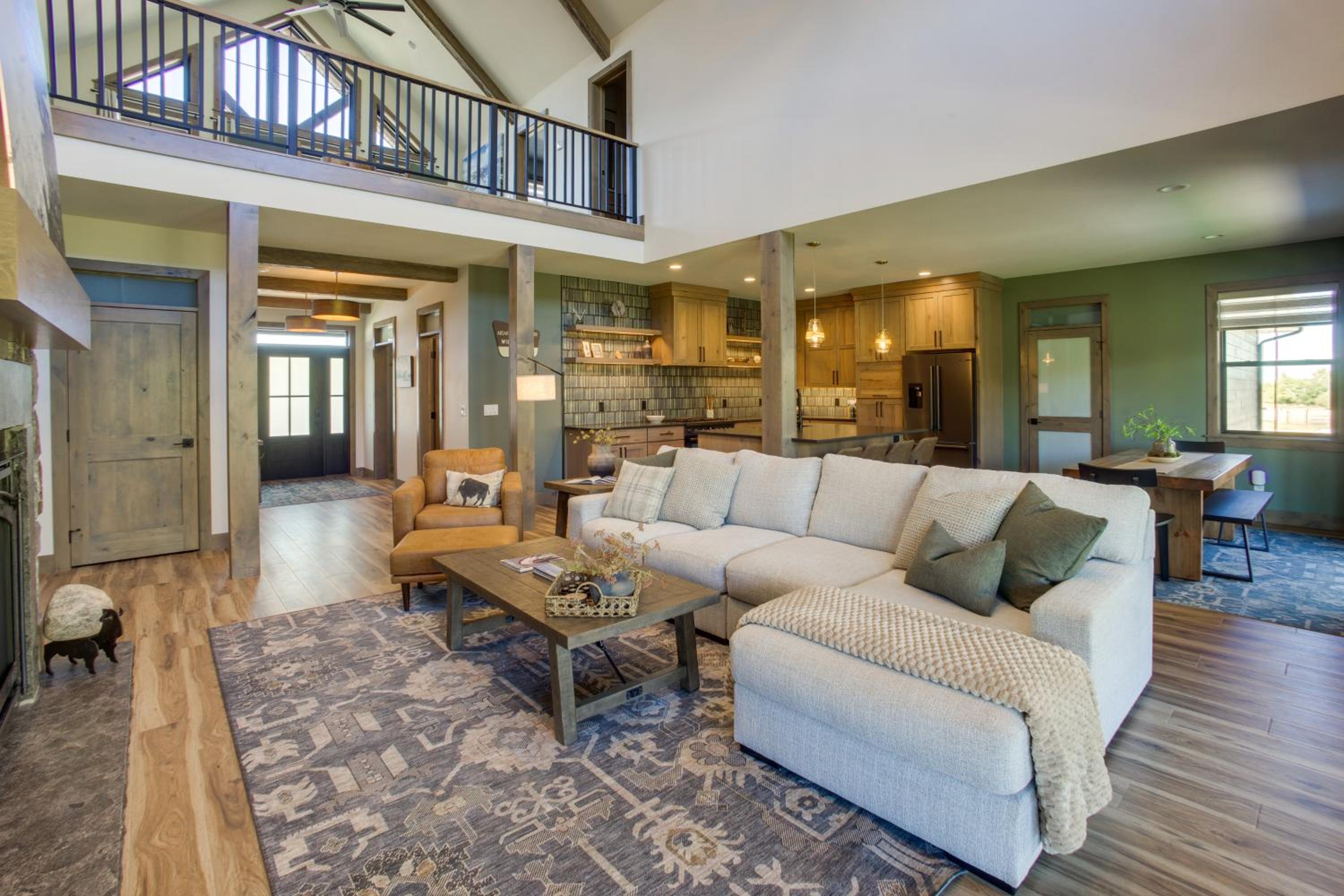 3 Mi to Dtwn Red Lodge Mtn-View Home with Hot Tub