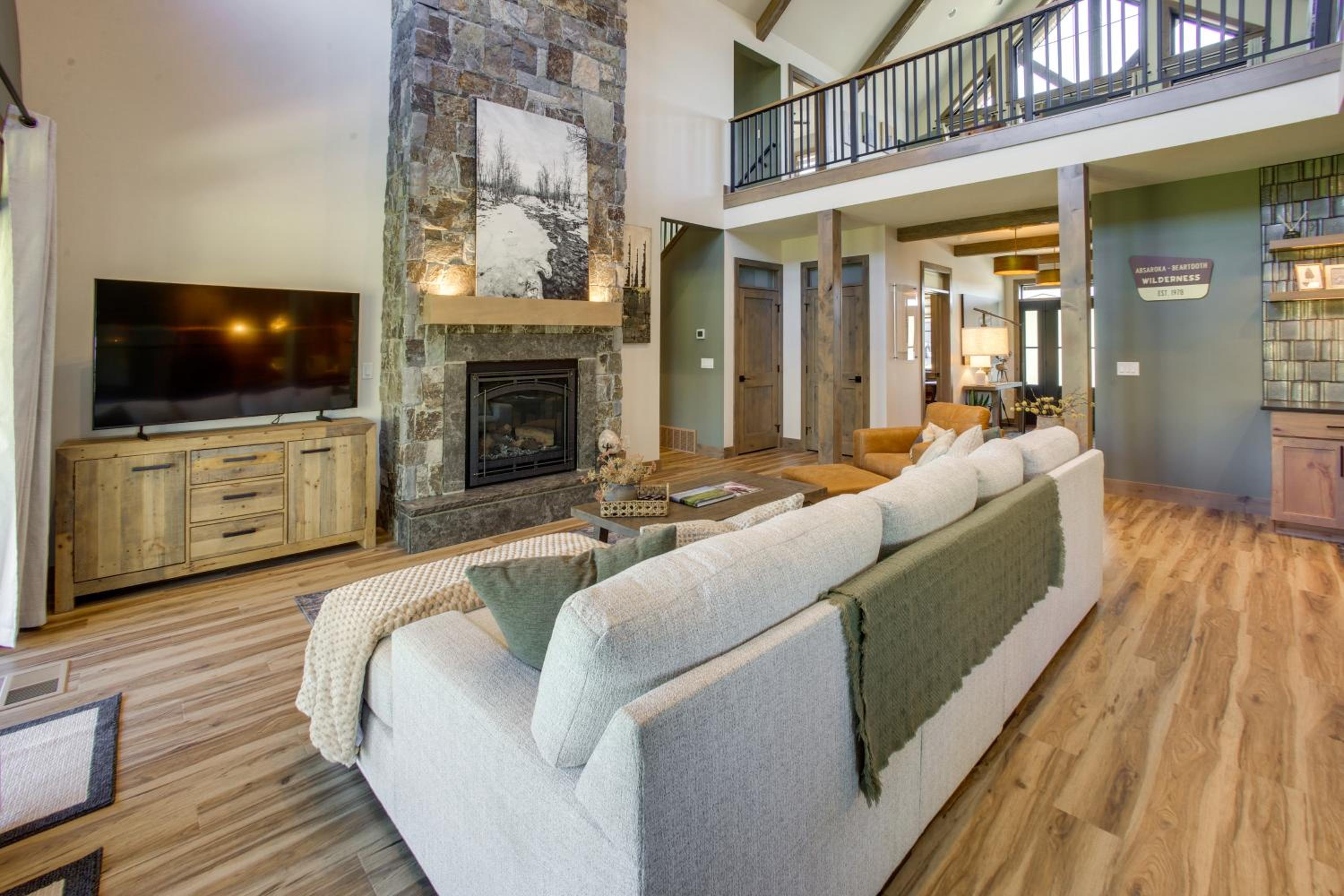 3 Mi to Dtwn Red Lodge Mtn-View Home with Hot Tub