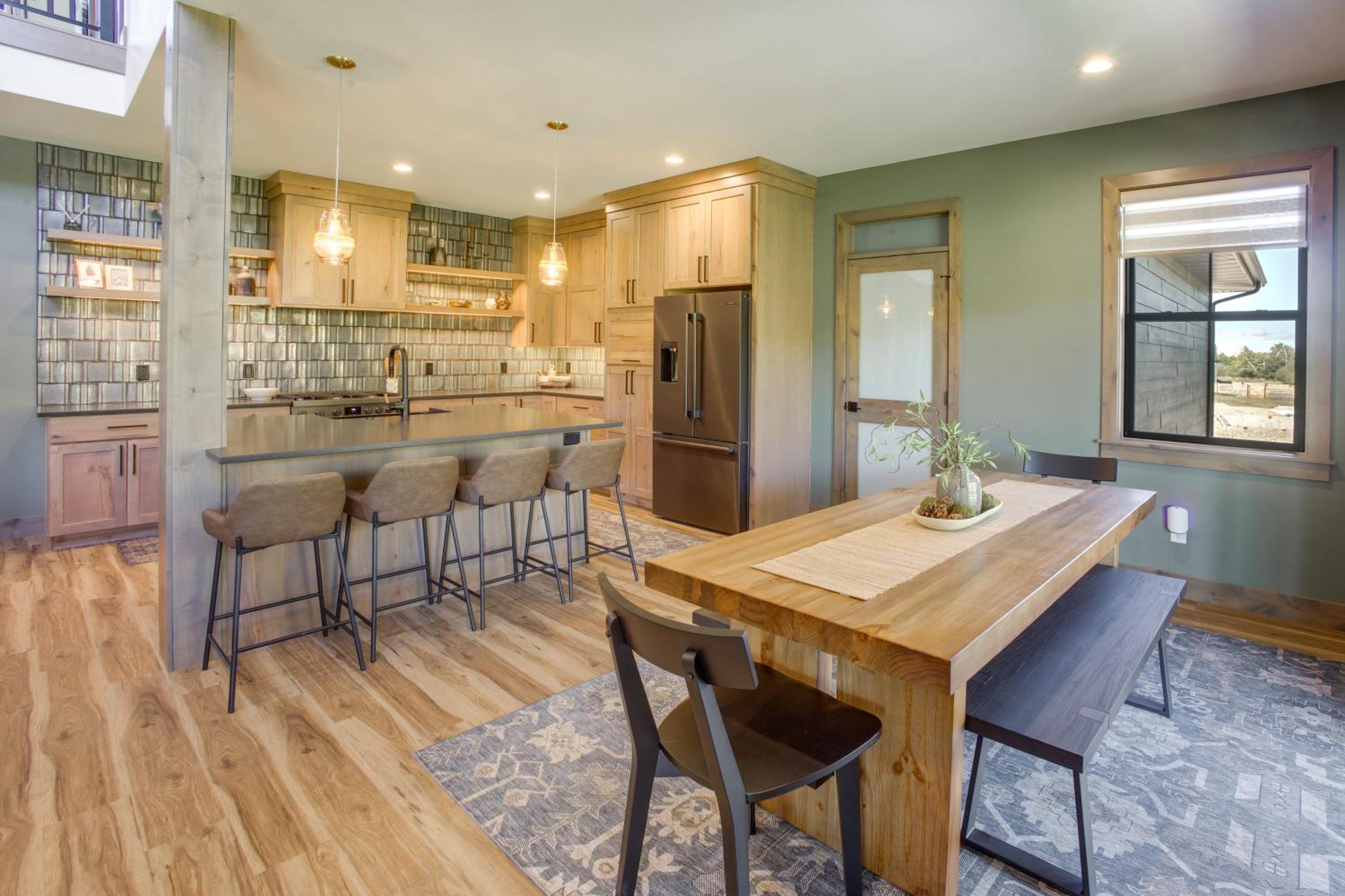 3 Mi to Dtwn Red Lodge Mtn-View Home with Hot Tub