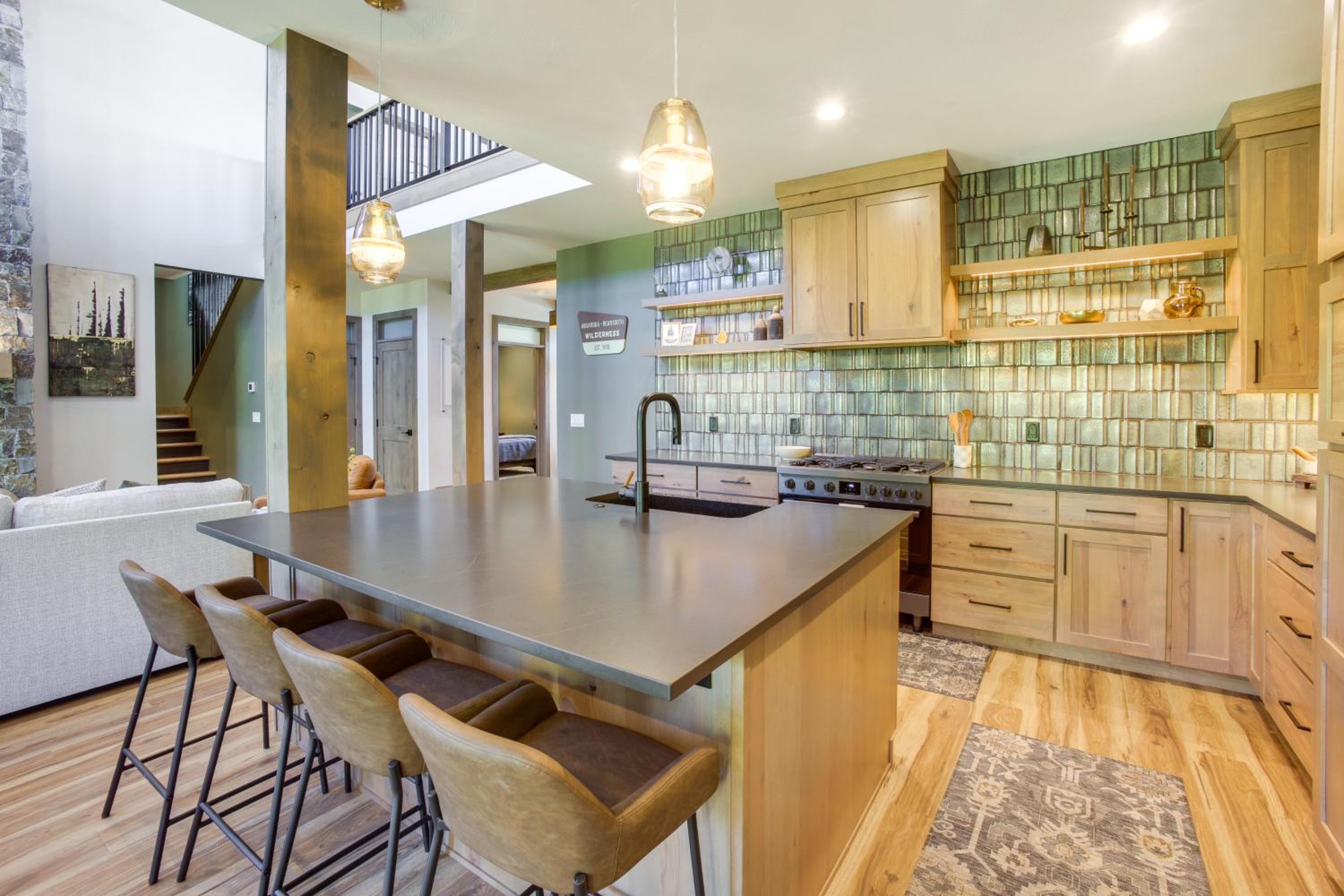 3 Mi to Dtwn Red Lodge Mtn-View Home with Hot Tub