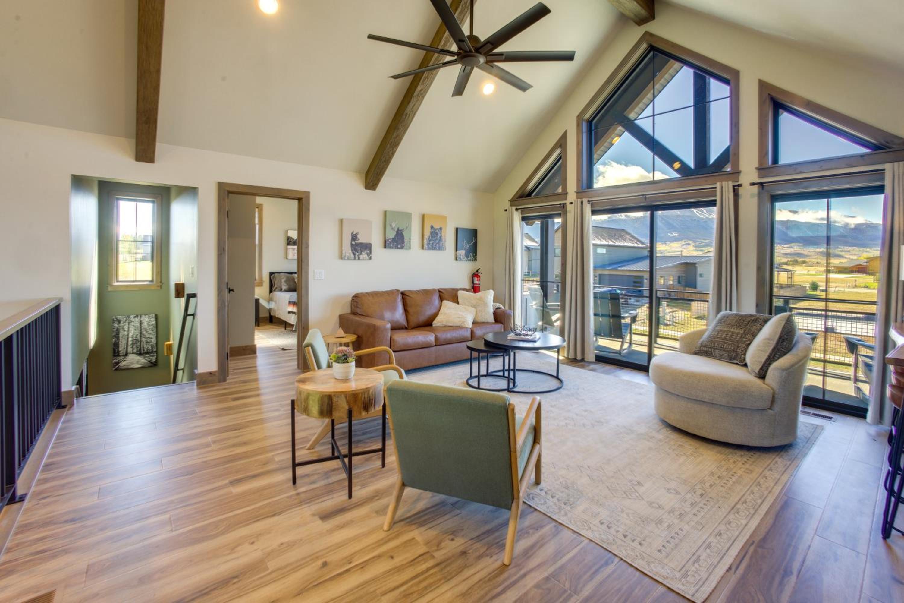 3 Mi to Dtwn Red Lodge Mtn-View Home with Hot Tub