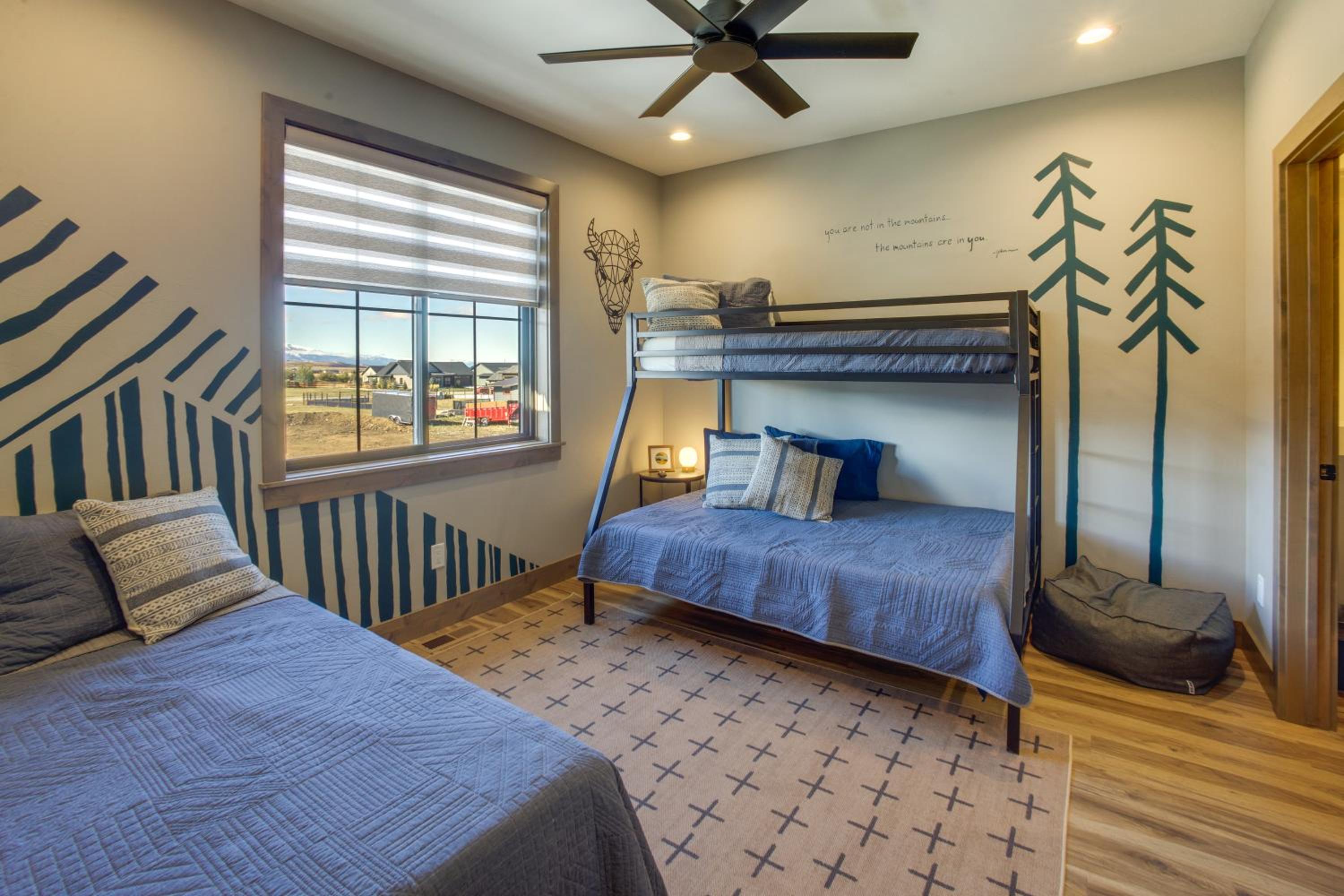 3 Mi to Dtwn Red Lodge Mtn-View Home with Hot Tub