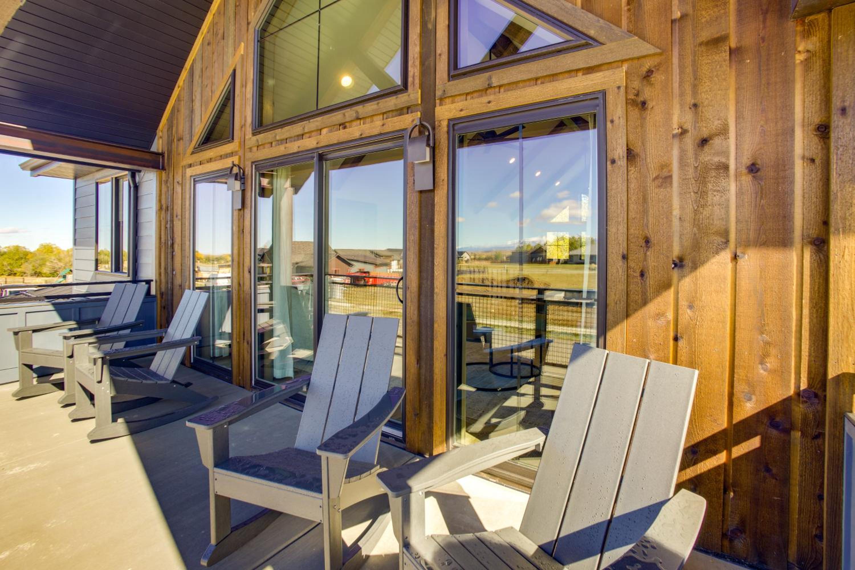 3 Mi to Dtwn Red Lodge Mtn-View Home with Hot Tub