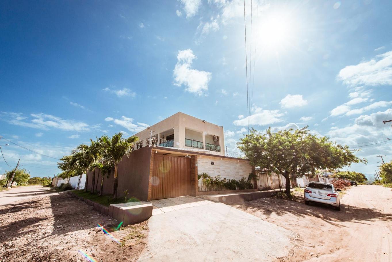 Casa em Jacuma, com piscina, 5 suites e fliperama