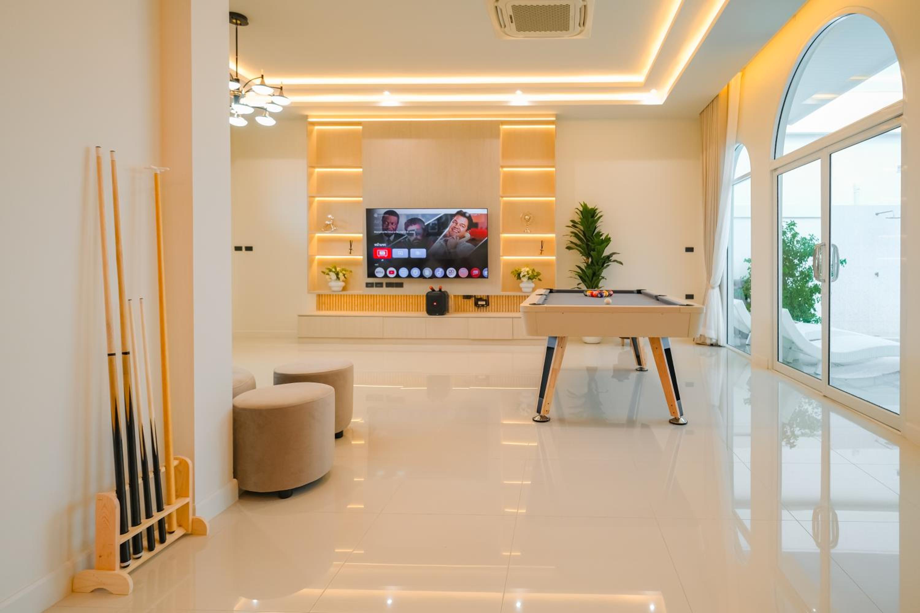 White Heaven Pool Villa Pattaya