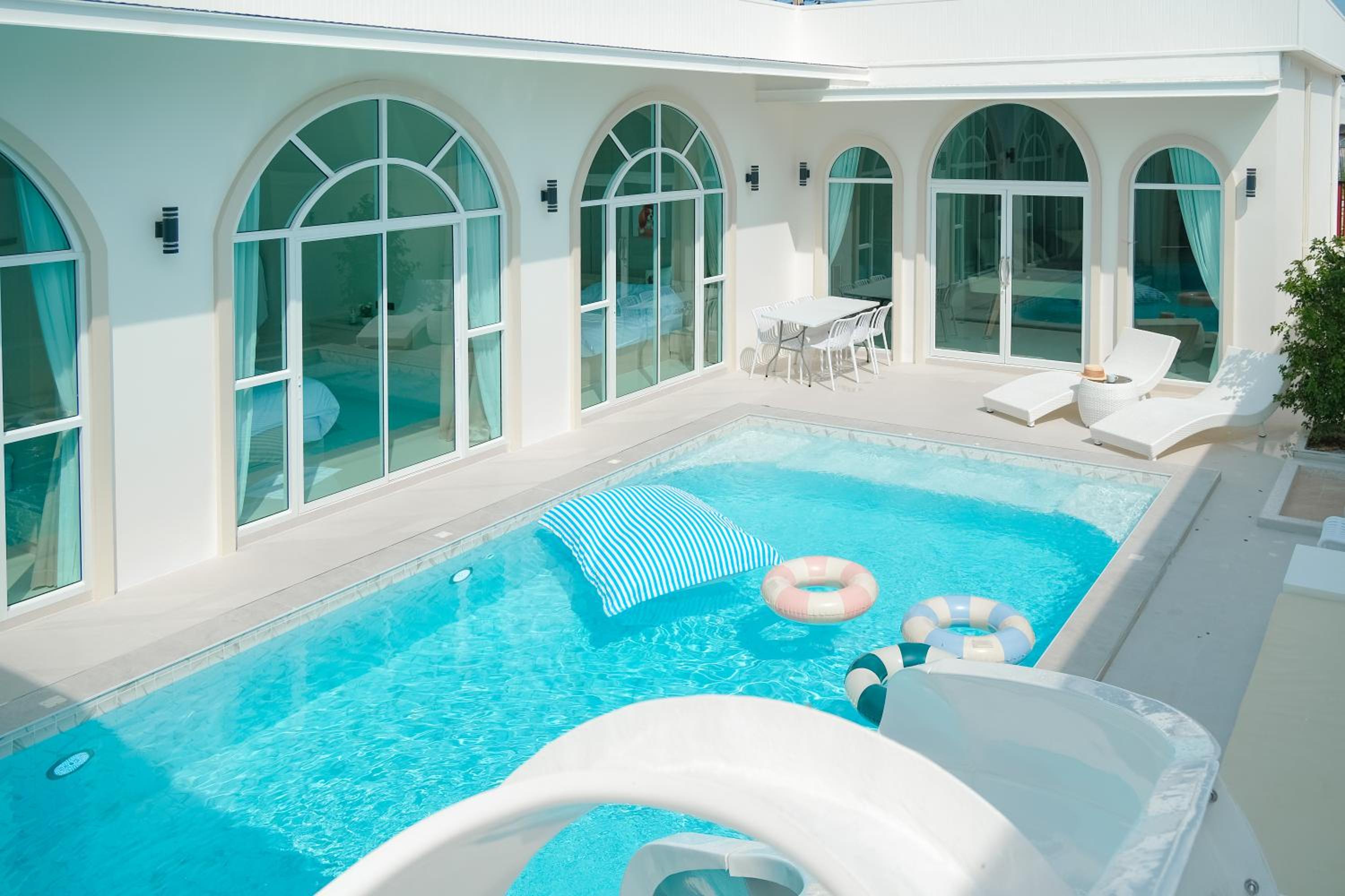 White Heaven Pool Villa Pattaya