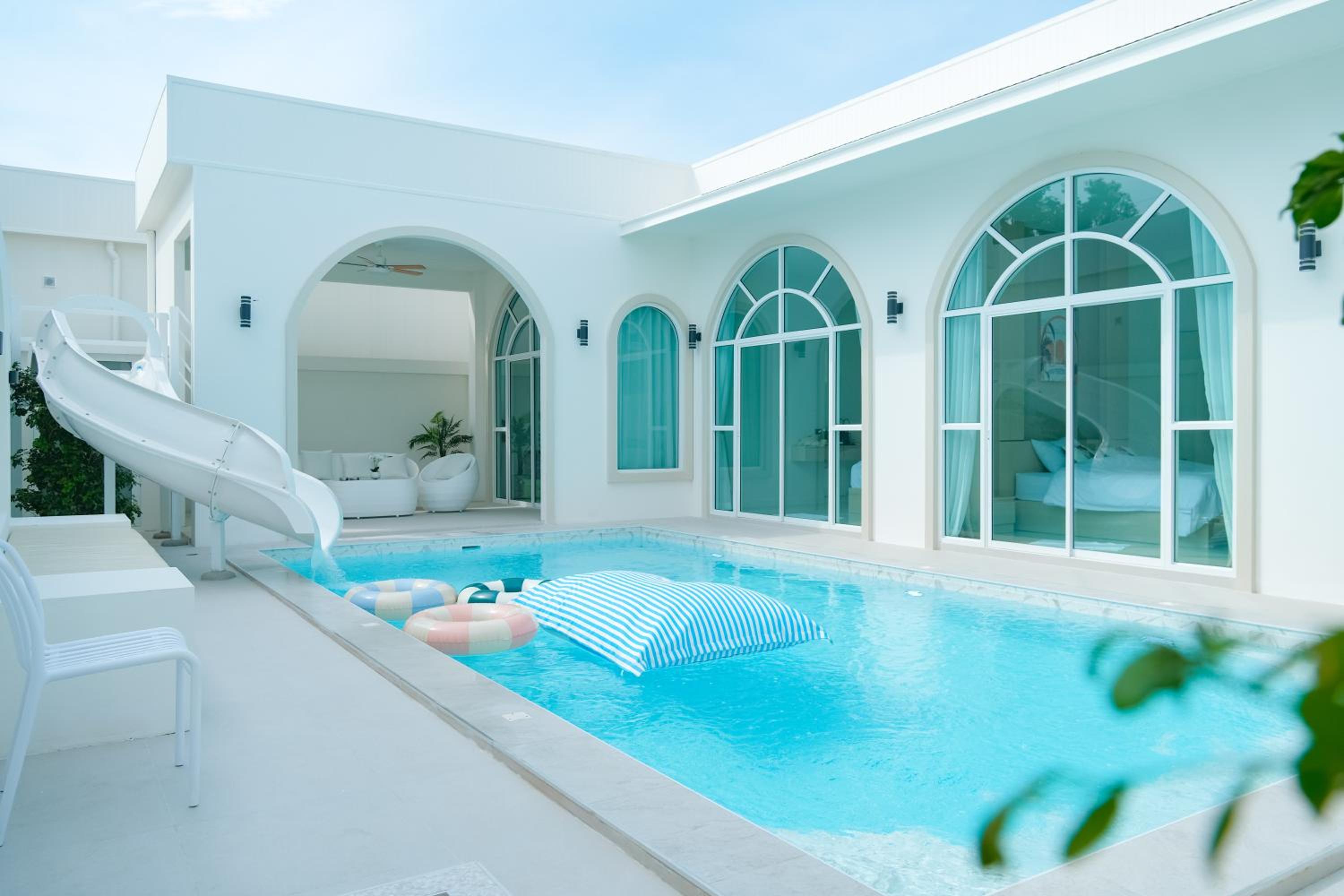 White Heaven Pool Villa Pattaya