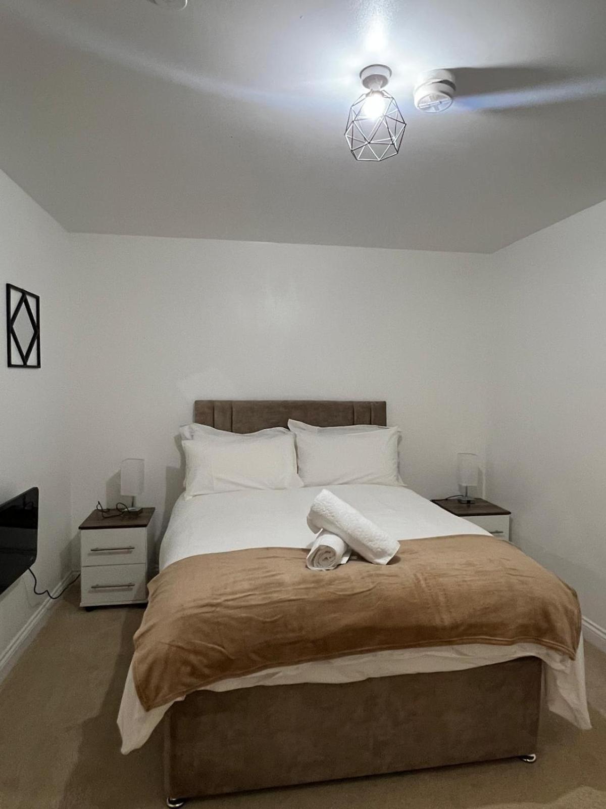 Stylish 2 bed Duplex Apartment - Birmingham