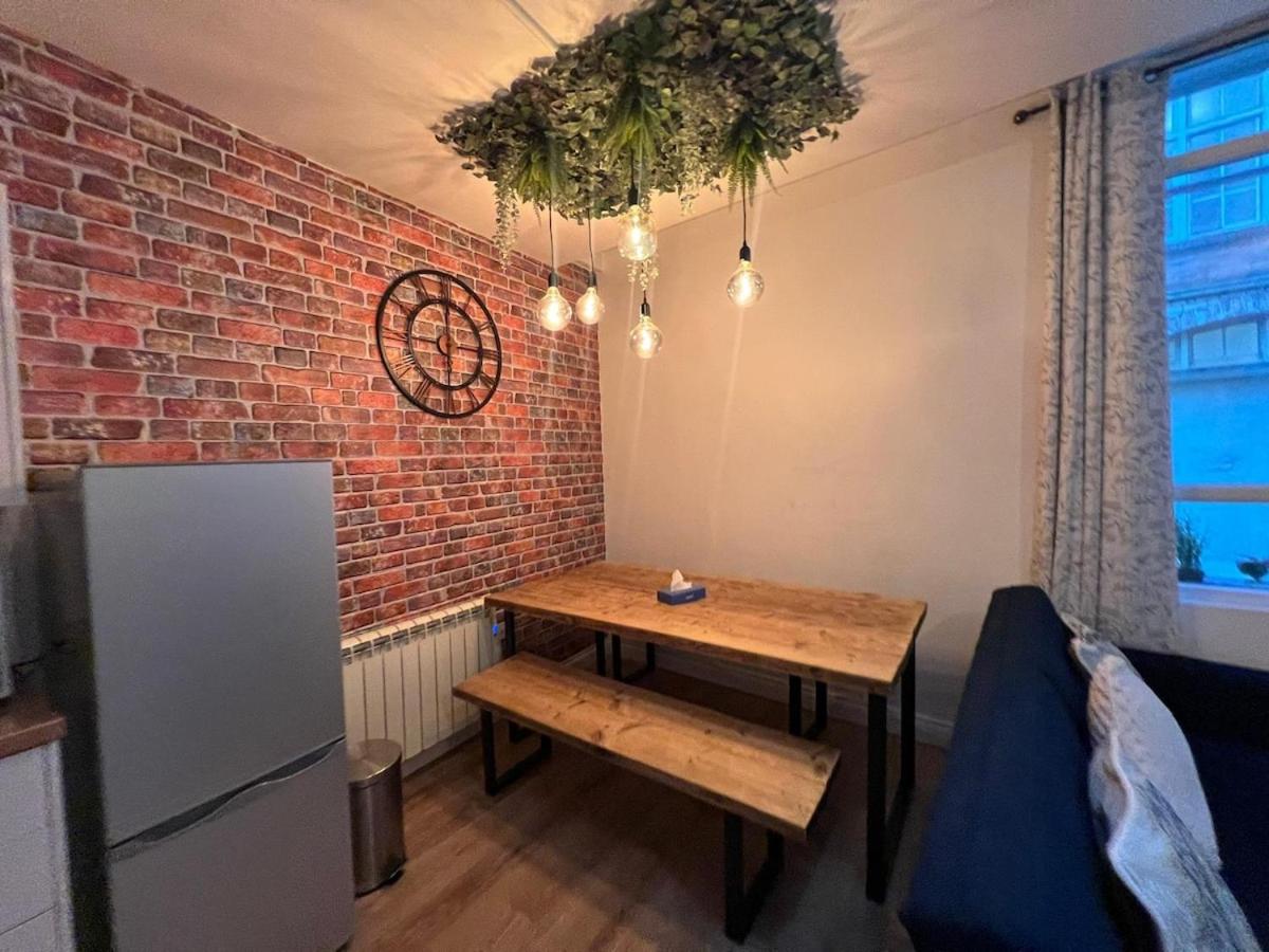 Stylish 2 bed Duplex Apartment - Birmingham