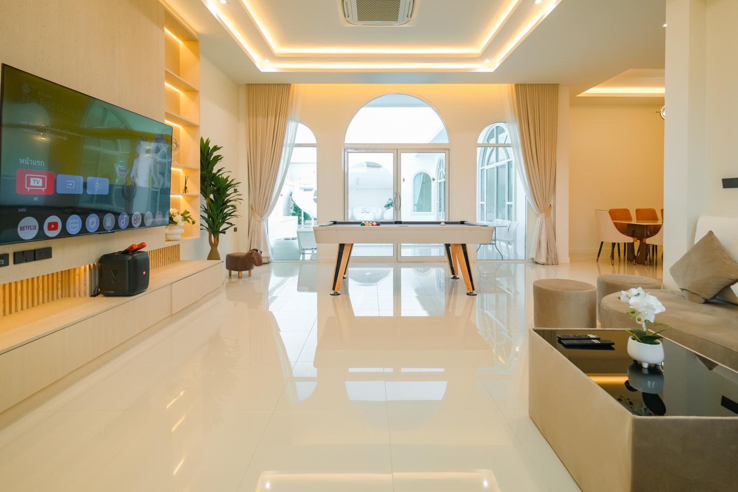 White Heaven Pool Villa Pattaya