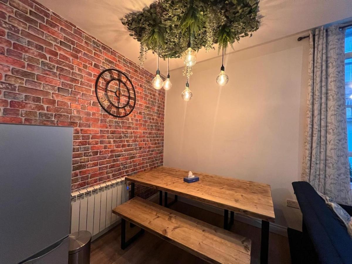 Stylish 2 bed Duplex Apartment - Birmingham