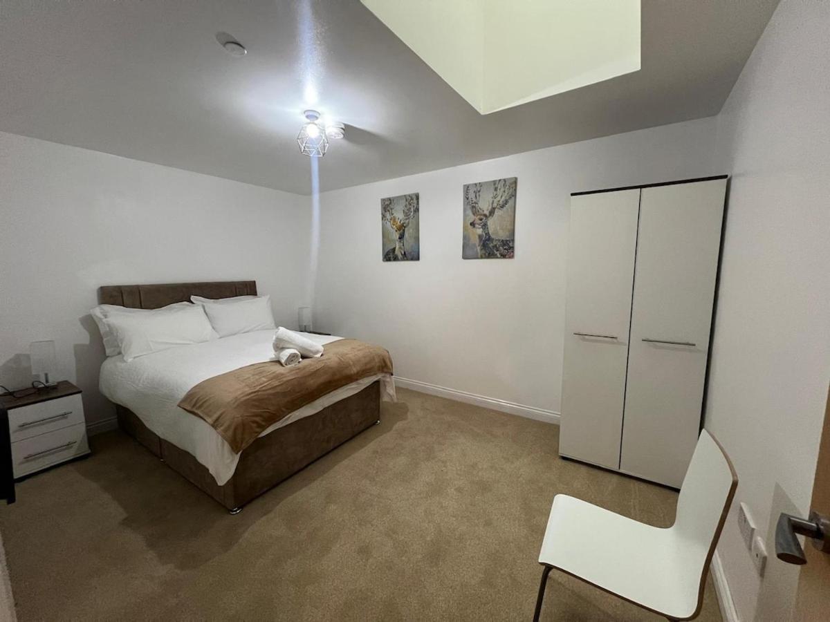 Stylish 2 bed Duplex Apartment - Birmingham