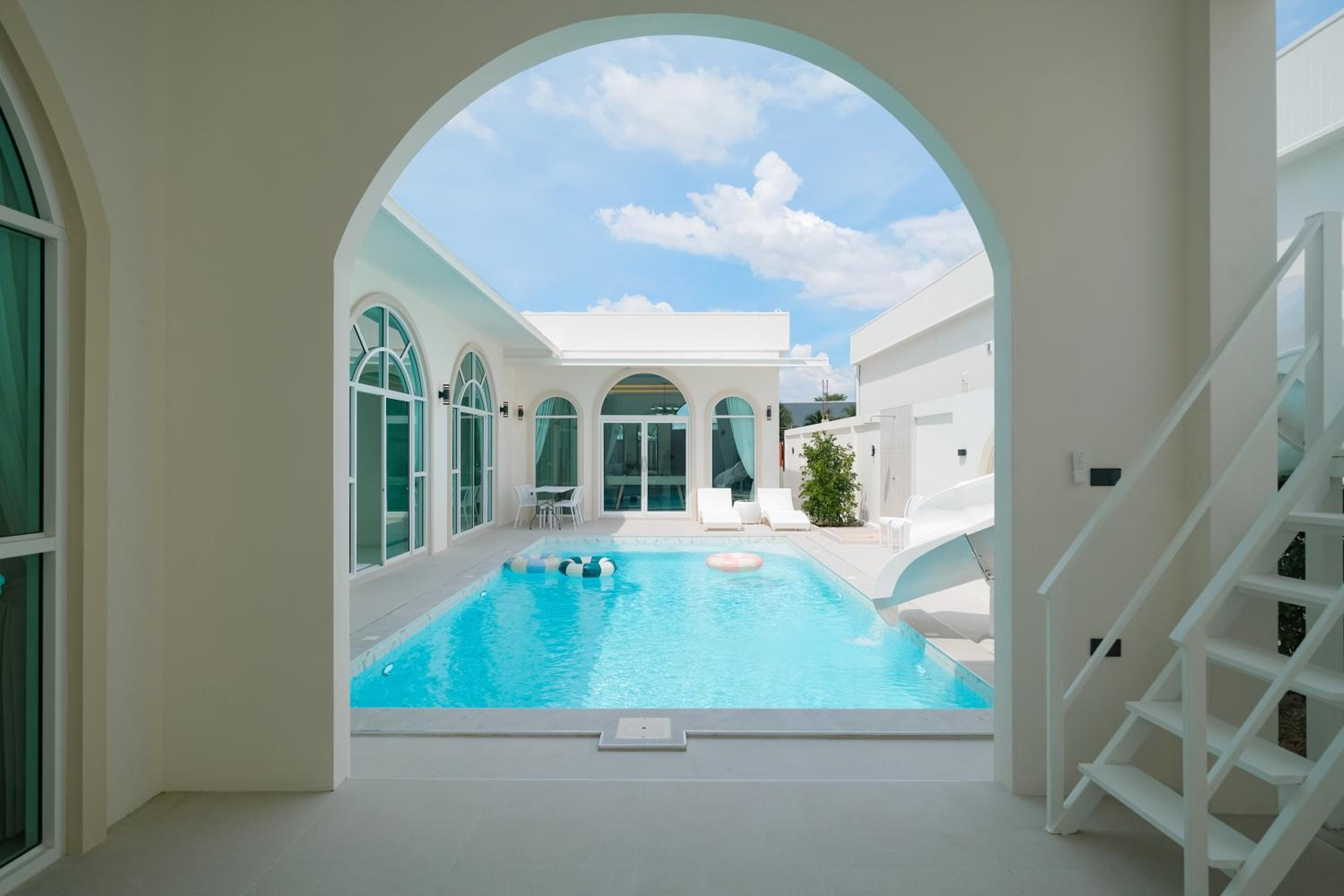 White Heaven Pool Villa Pattaya