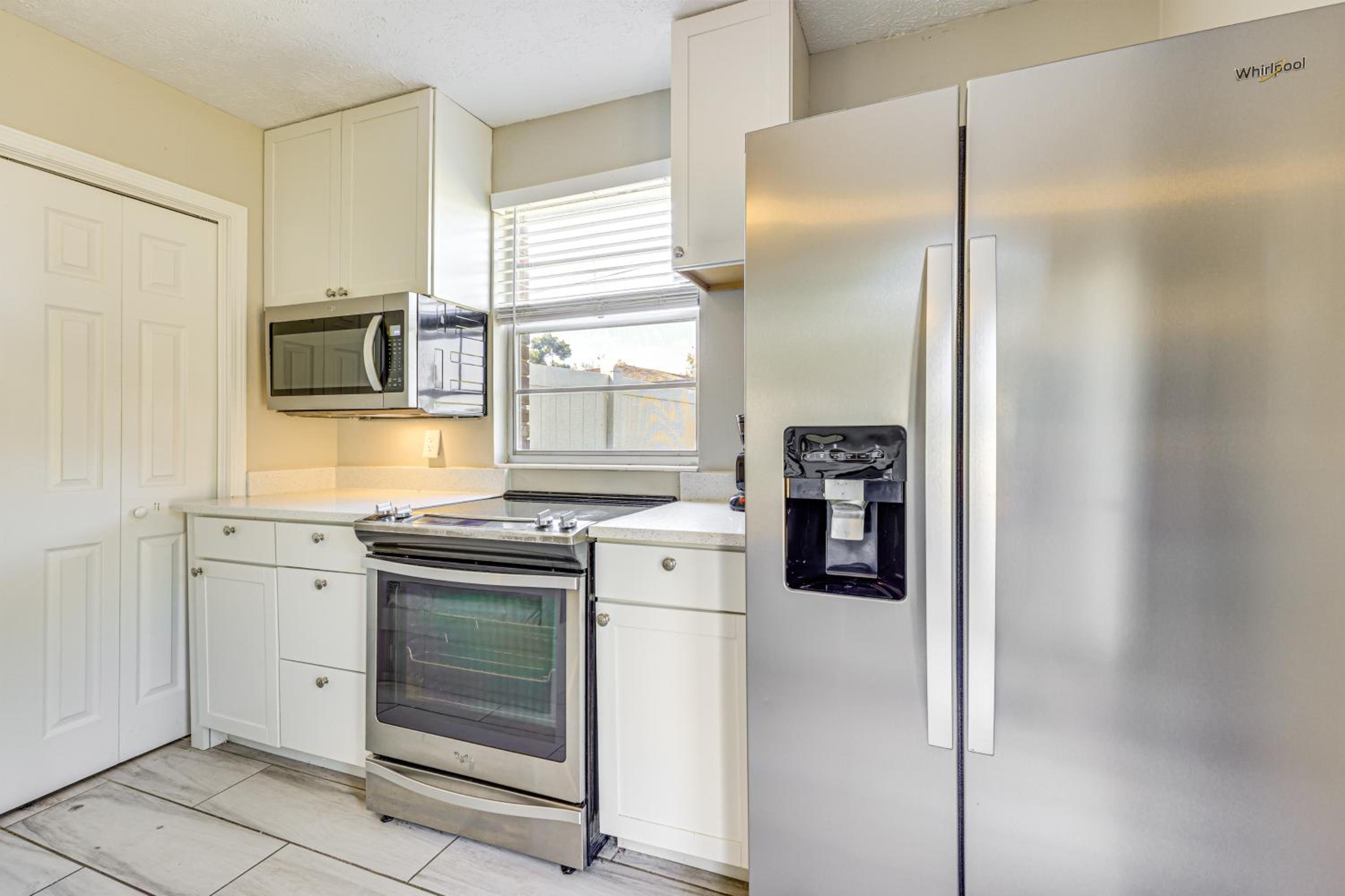 Waterfront JAX Townhome with River Access!
