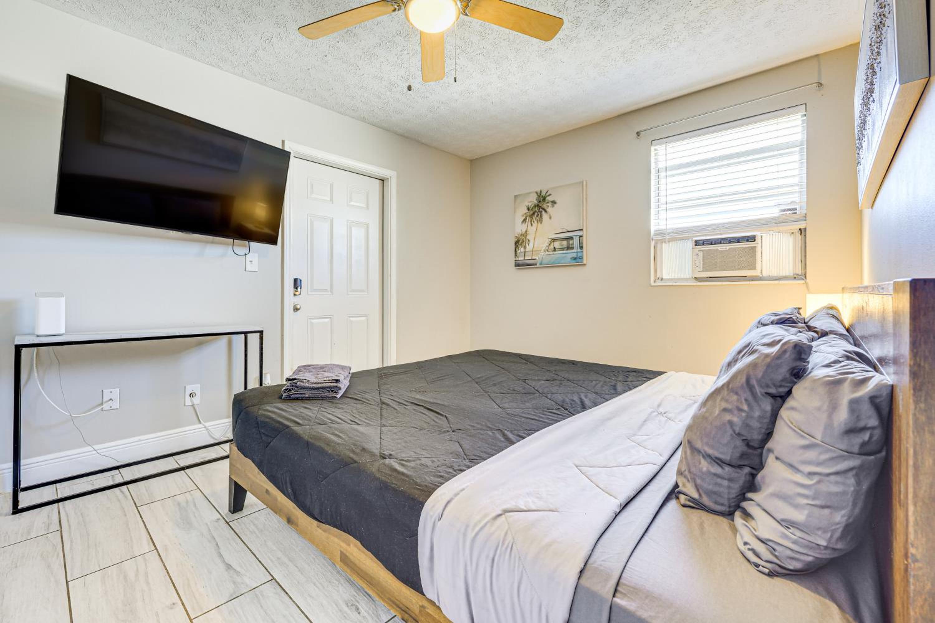 Waterfront JAX Townhome with River Access!