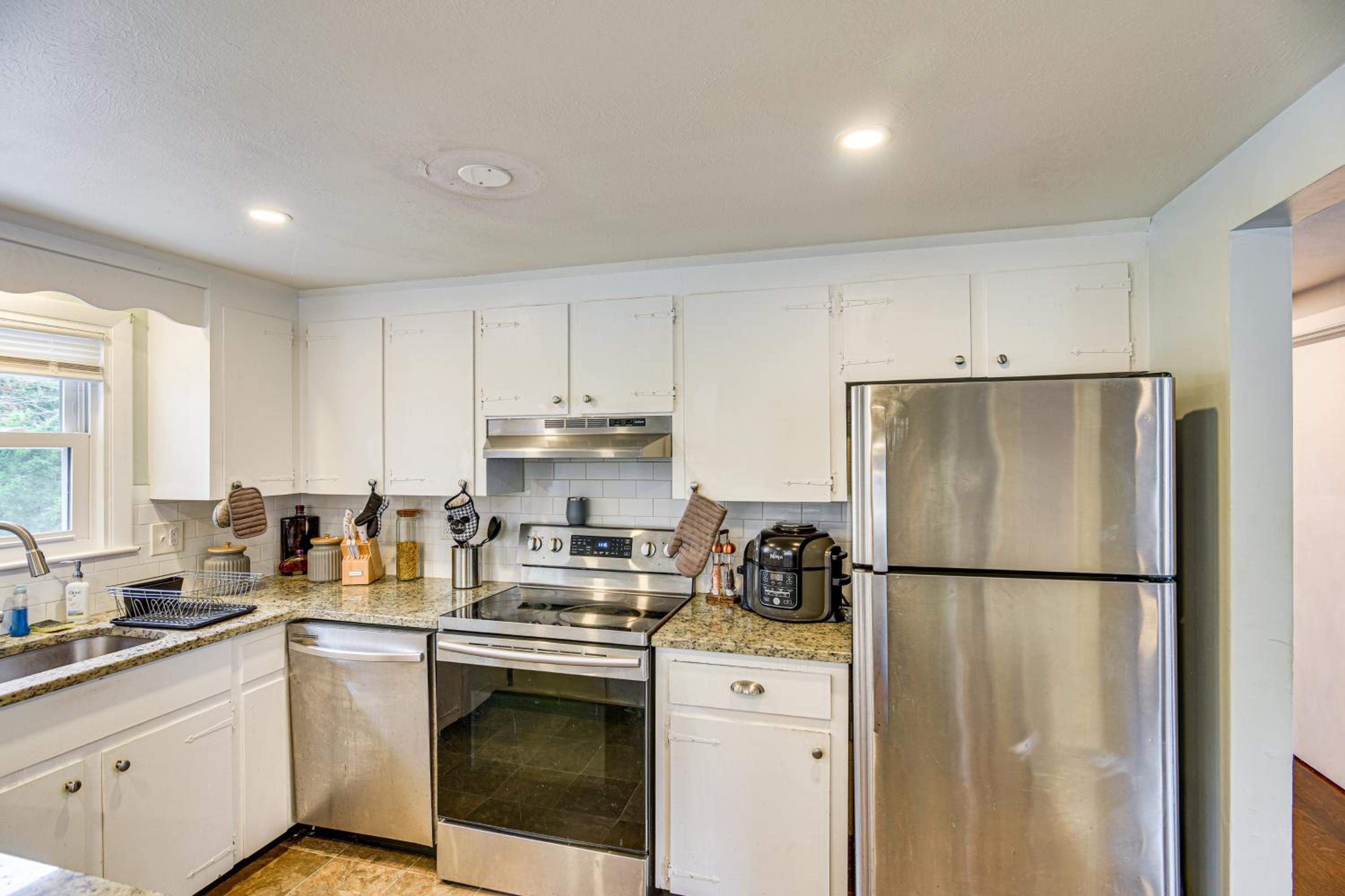 Stay and Play in Plymouth Spacious Home with Yard