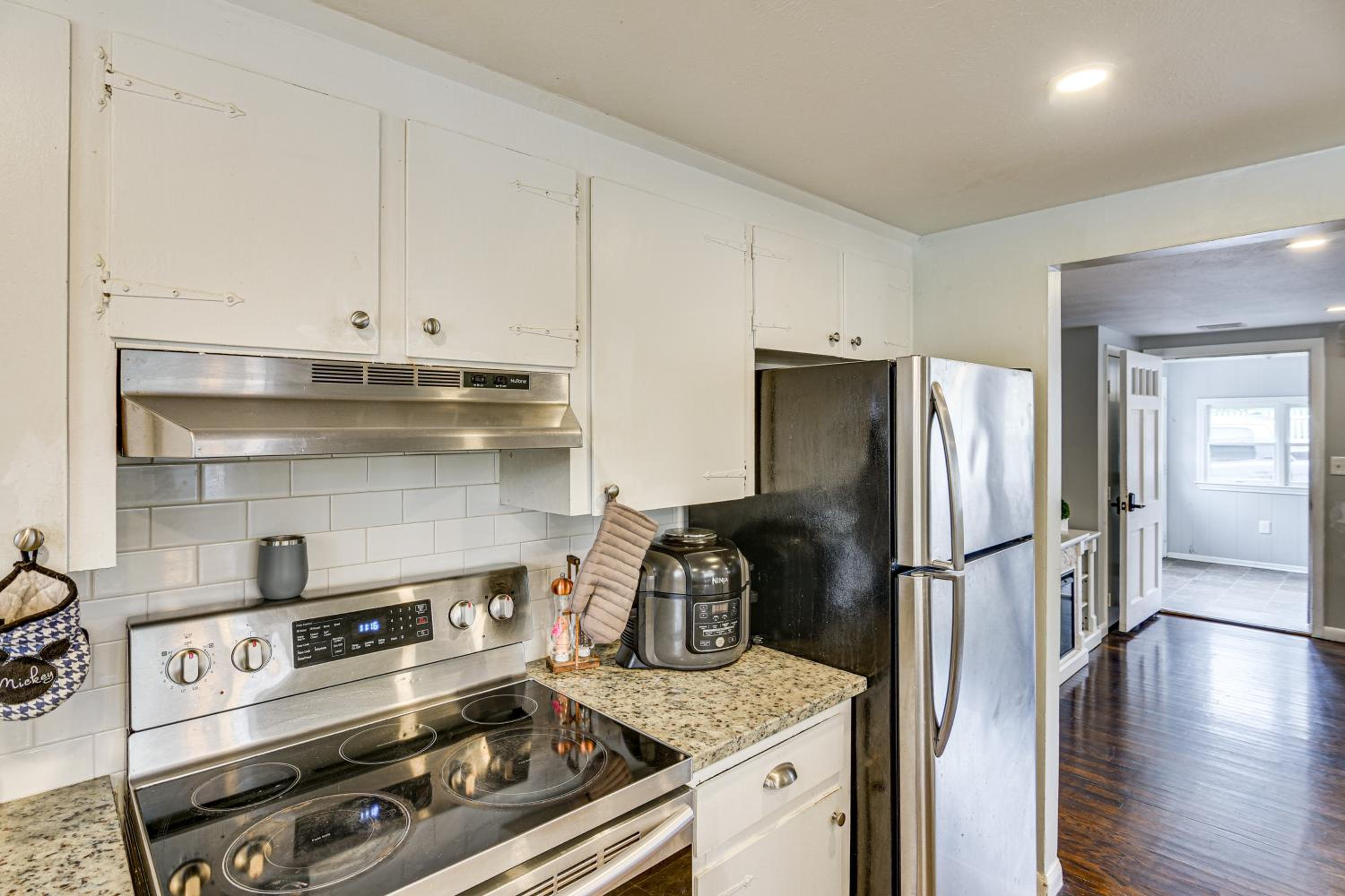 Stay and Play in Plymouth Spacious Home with Yard
