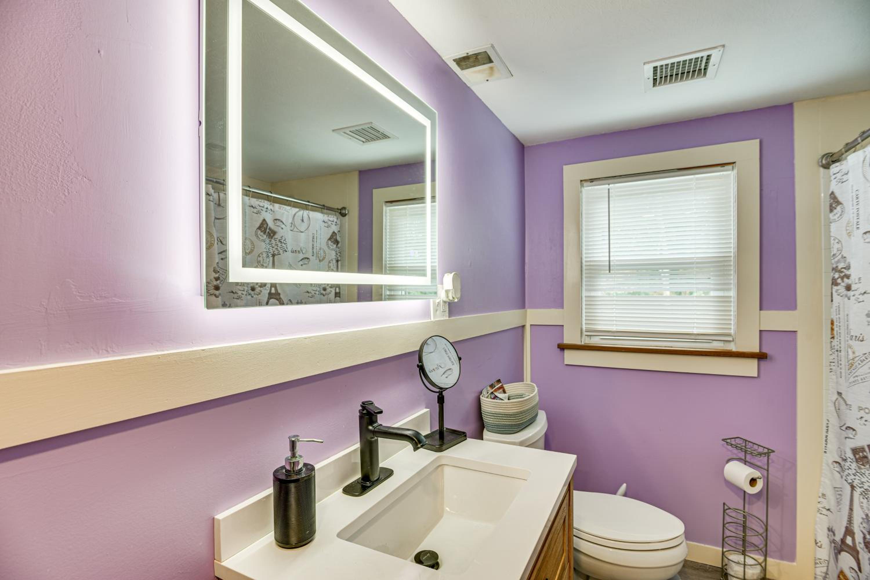 Stay and Play in Plymouth Spacious Home with Yard