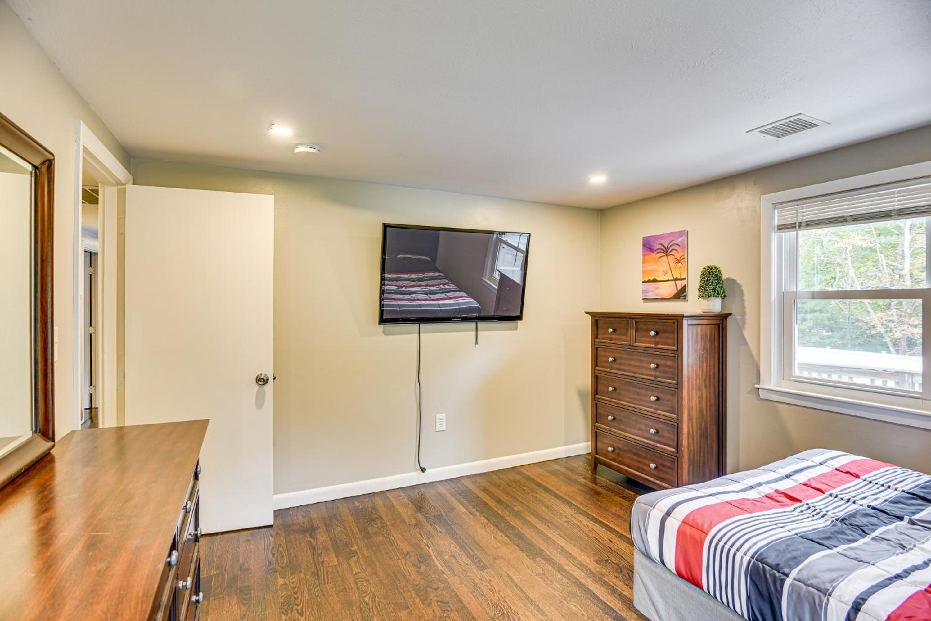 Stay and Play in Plymouth Spacious Home with Yard