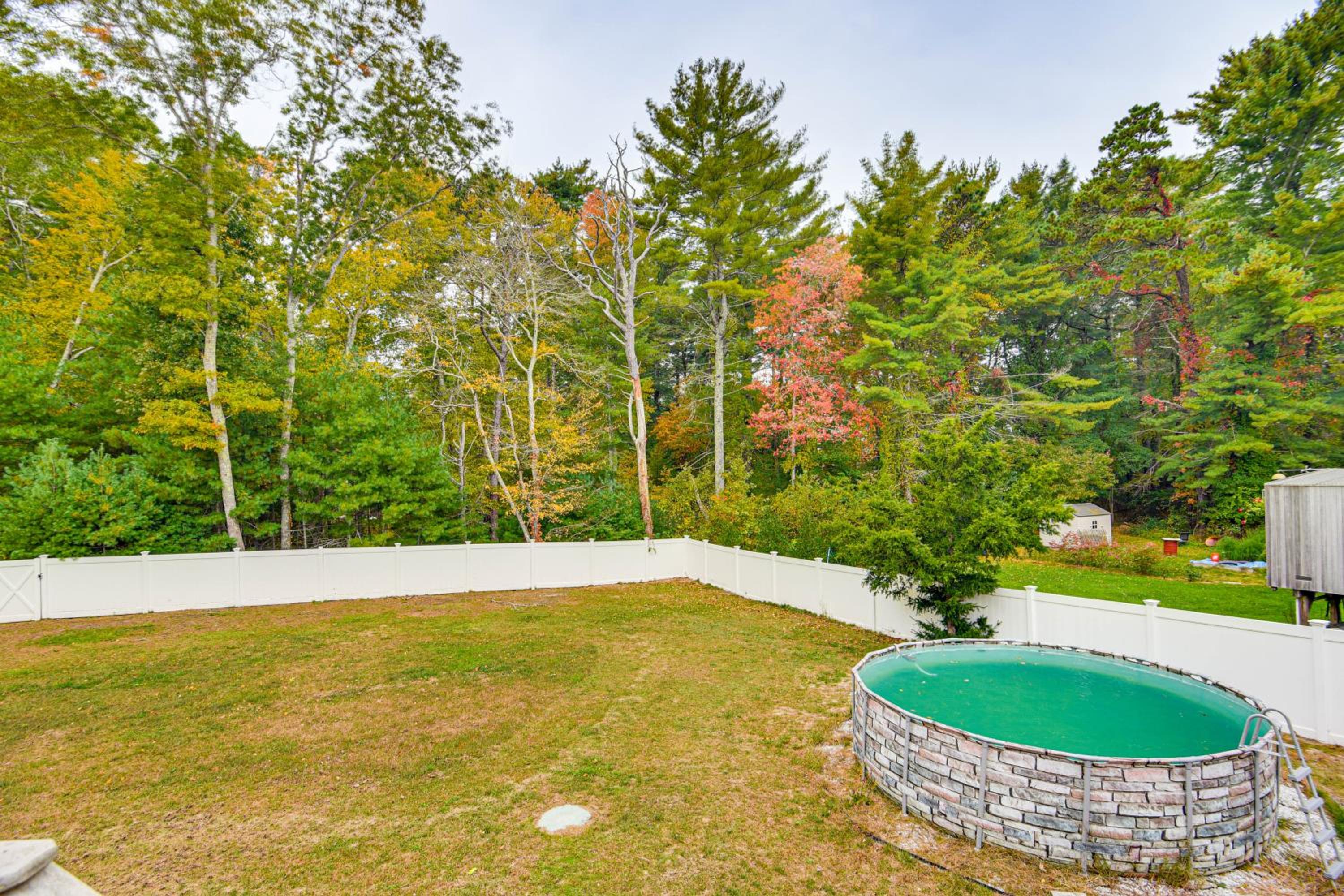 Stay and Play in Plymouth Spacious Home with Yard