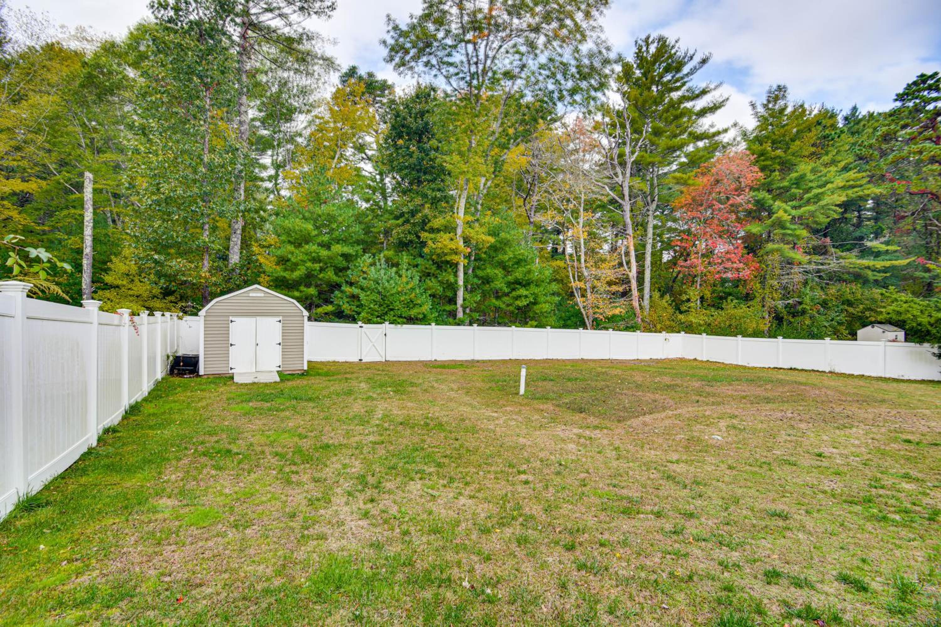 Stay and Play in Plymouth Spacious Home with Yard
