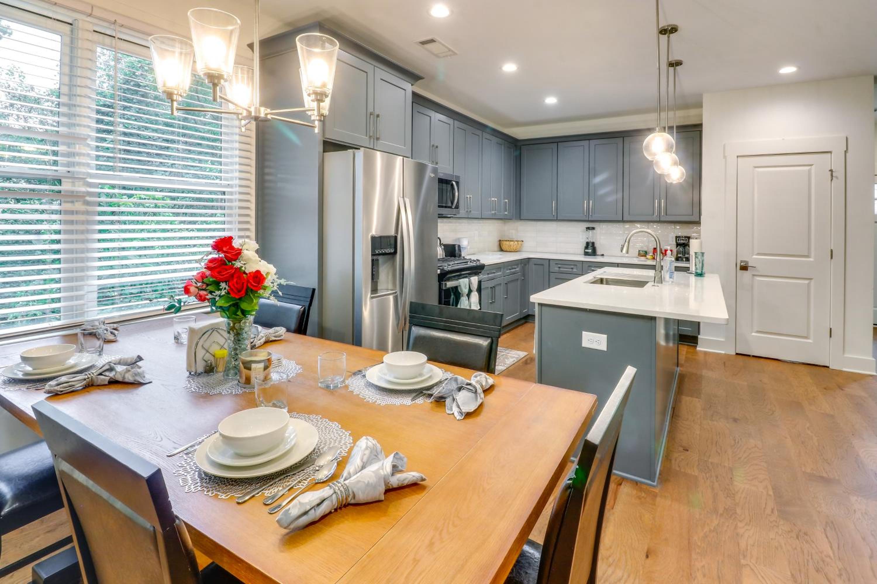 Easy I-20 Access Family Escape with Deck in Decatur