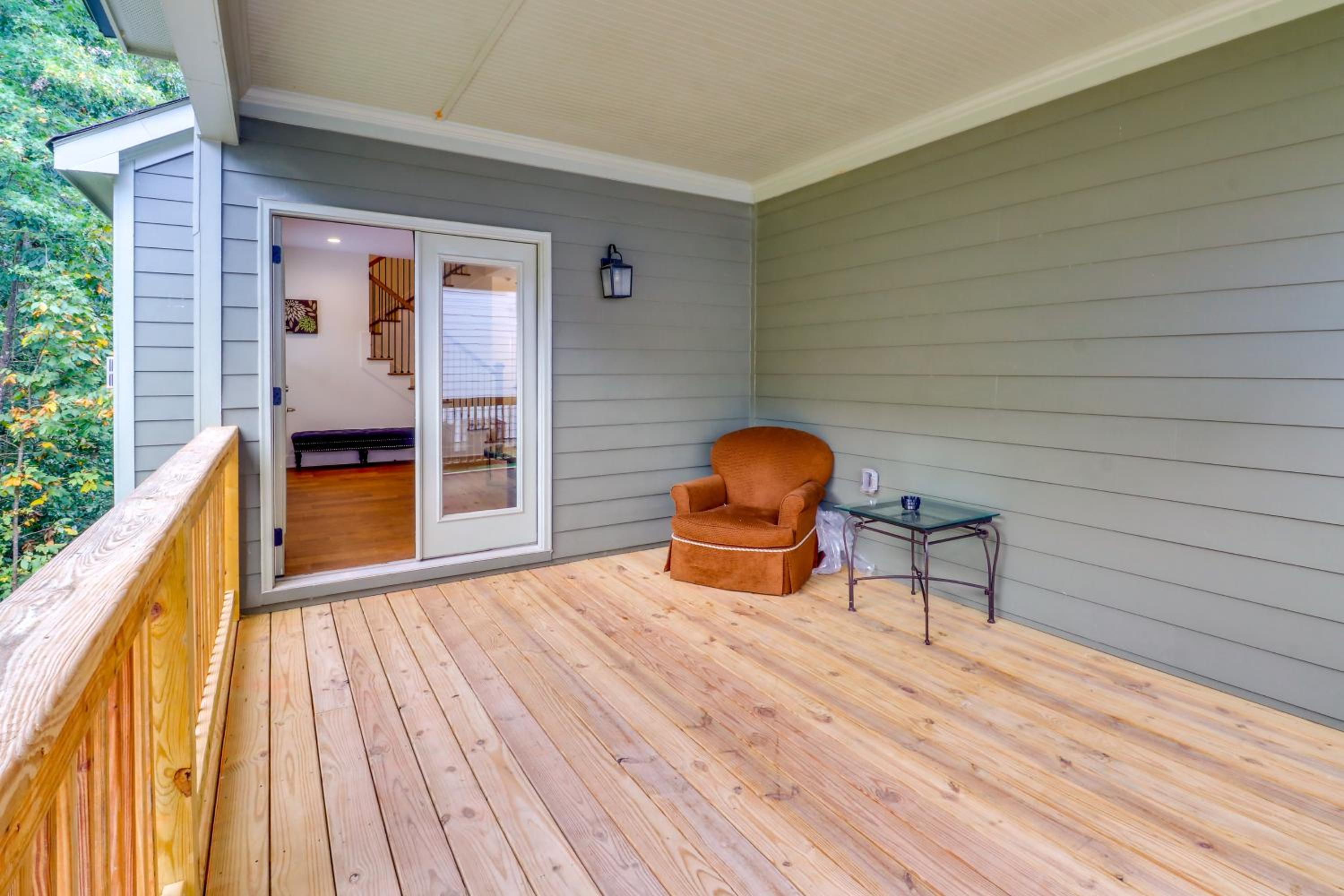 Easy I-20 Access Family Escape with Deck in Decatur