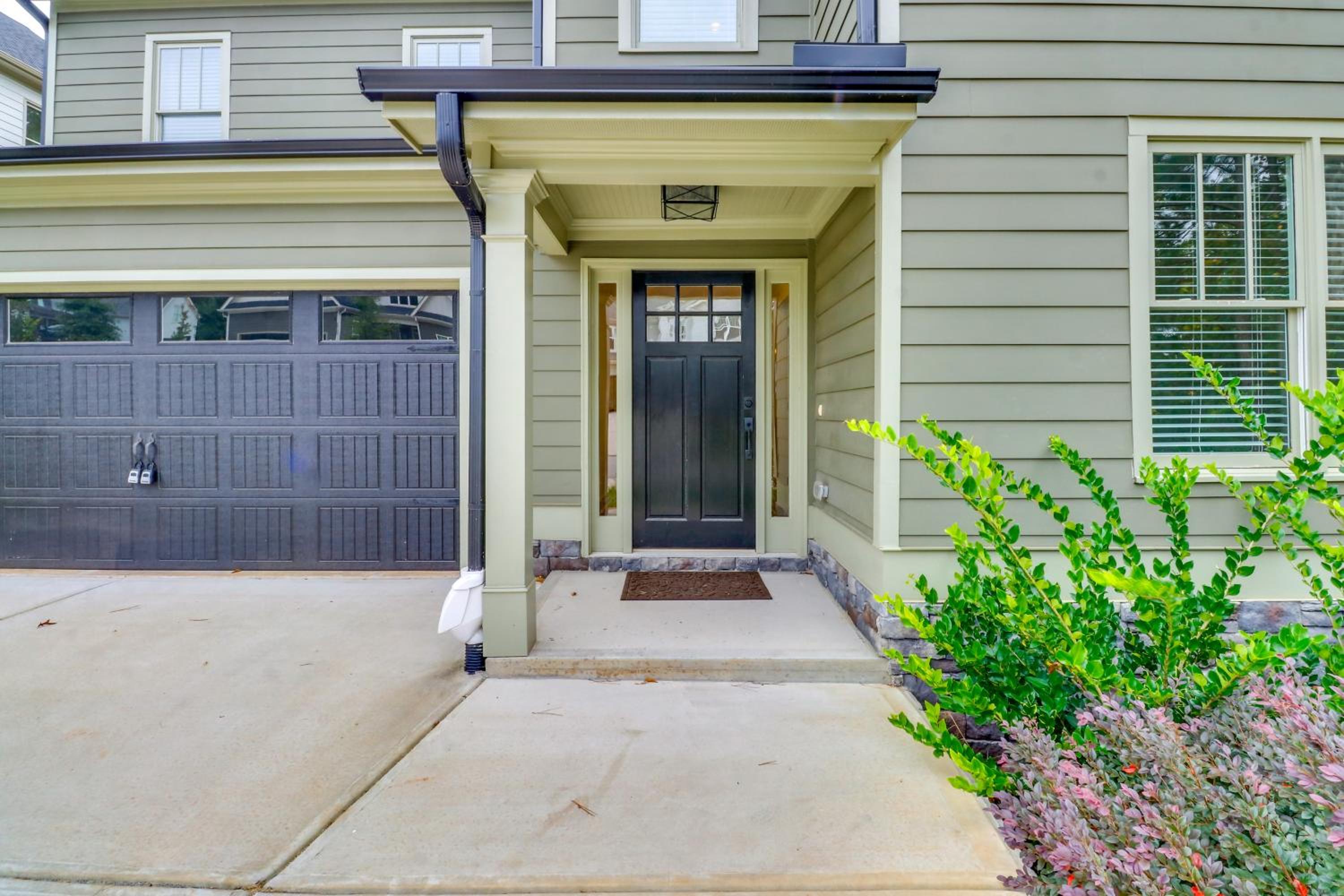 Easy I-20 Access Family Escape with Deck in Decatur