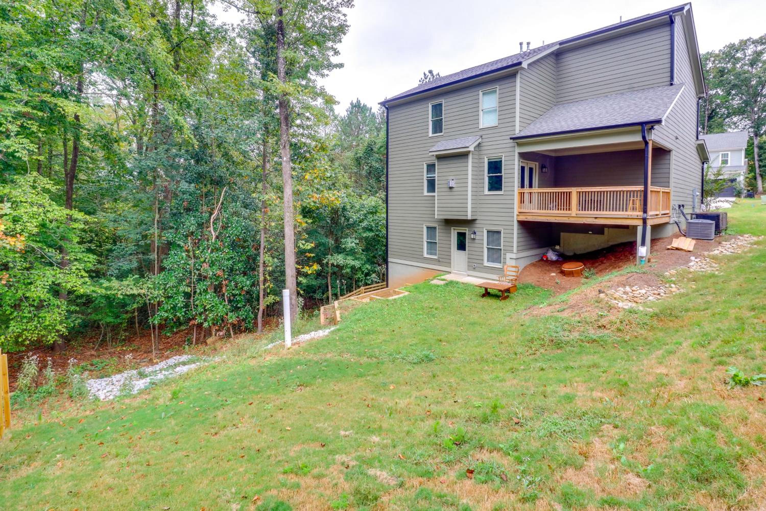 Easy I-20 Access Family Escape with Deck in Decatur