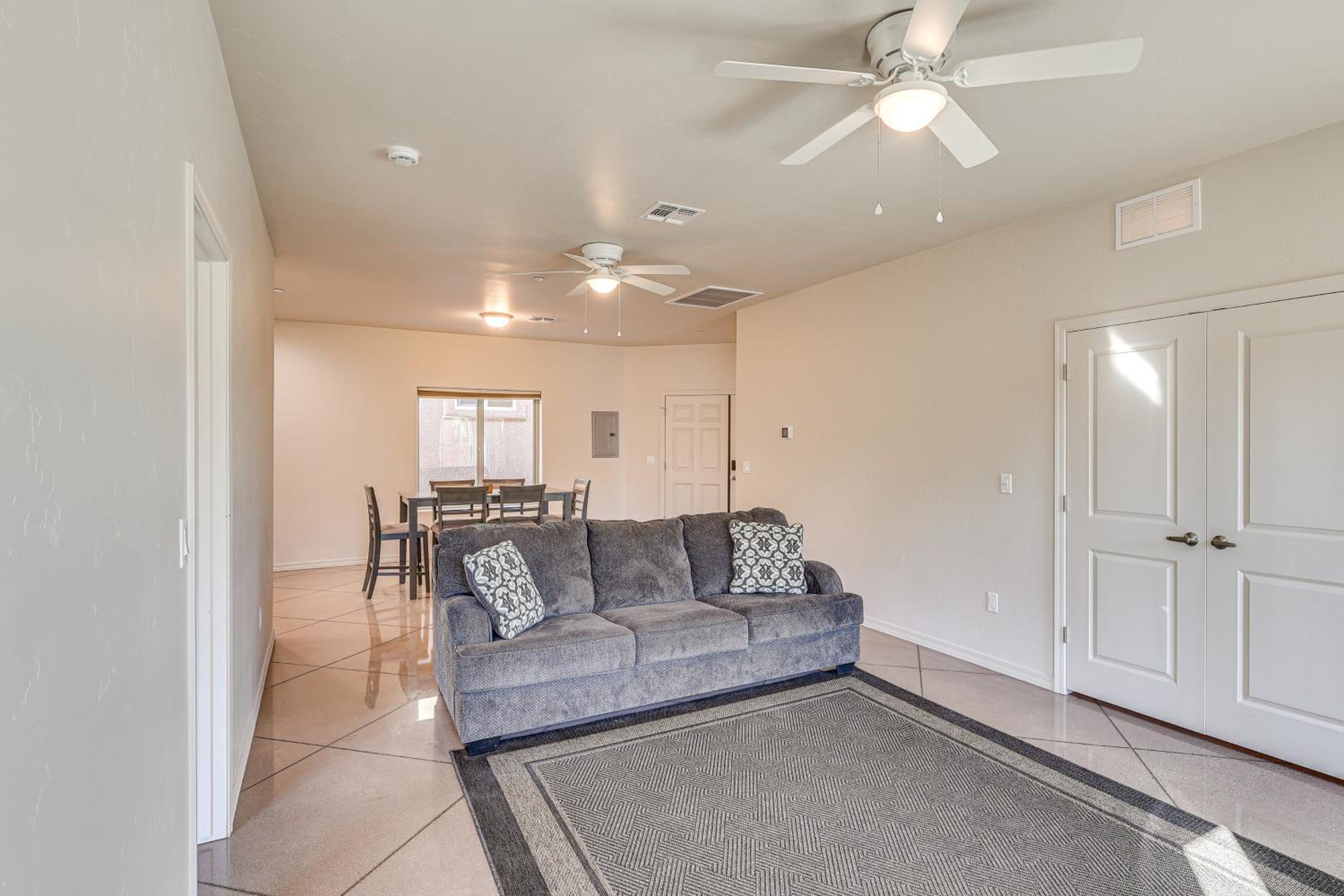 Hike and Explore Apt 3 Mi to Lake Havasu and Dtwn!