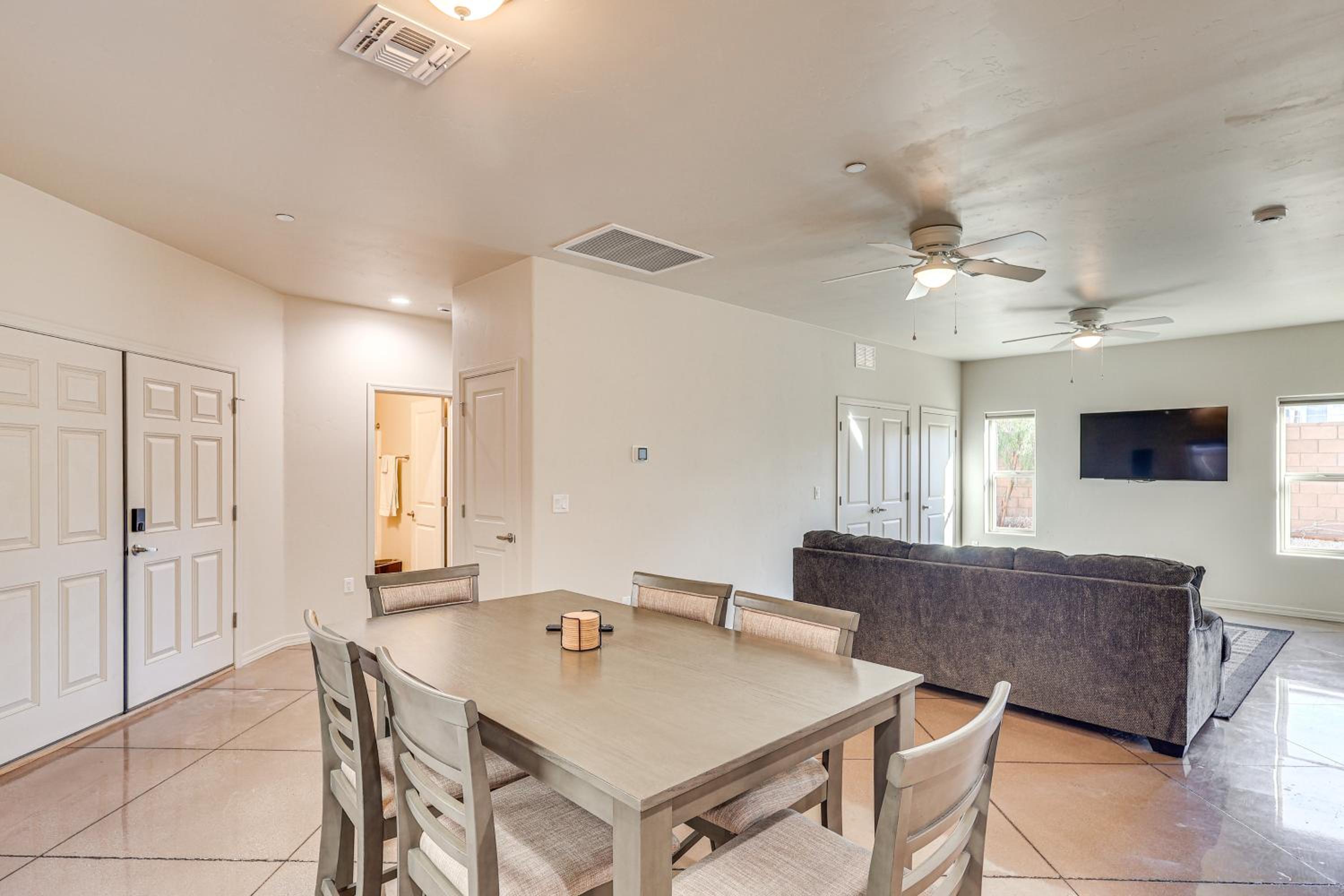 Hike and Explore Apt 3 Mi to Lake Havasu and Dtwn!