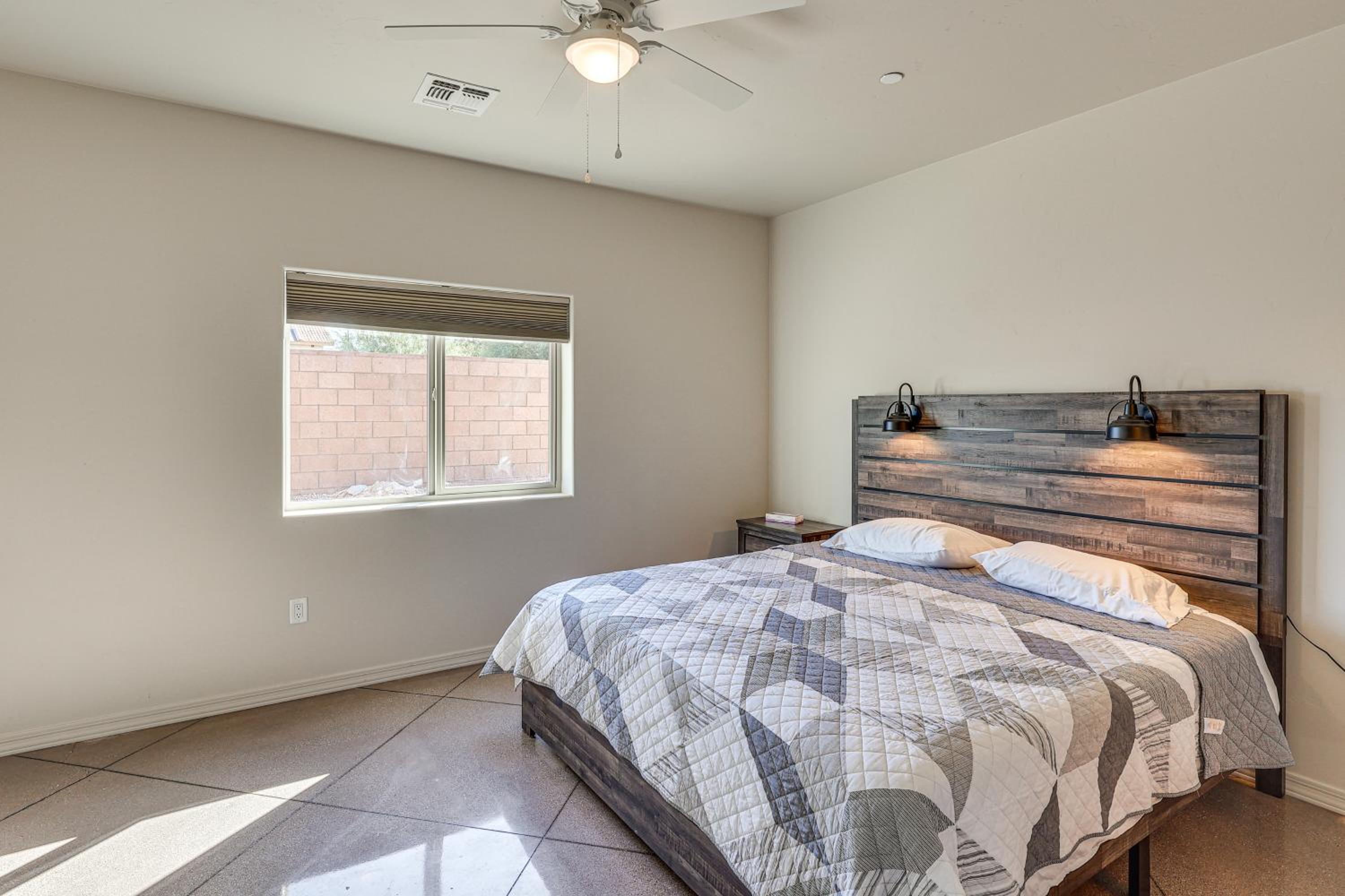 Hike and Explore Apt 3 Mi to Lake Havasu and Dtwn!