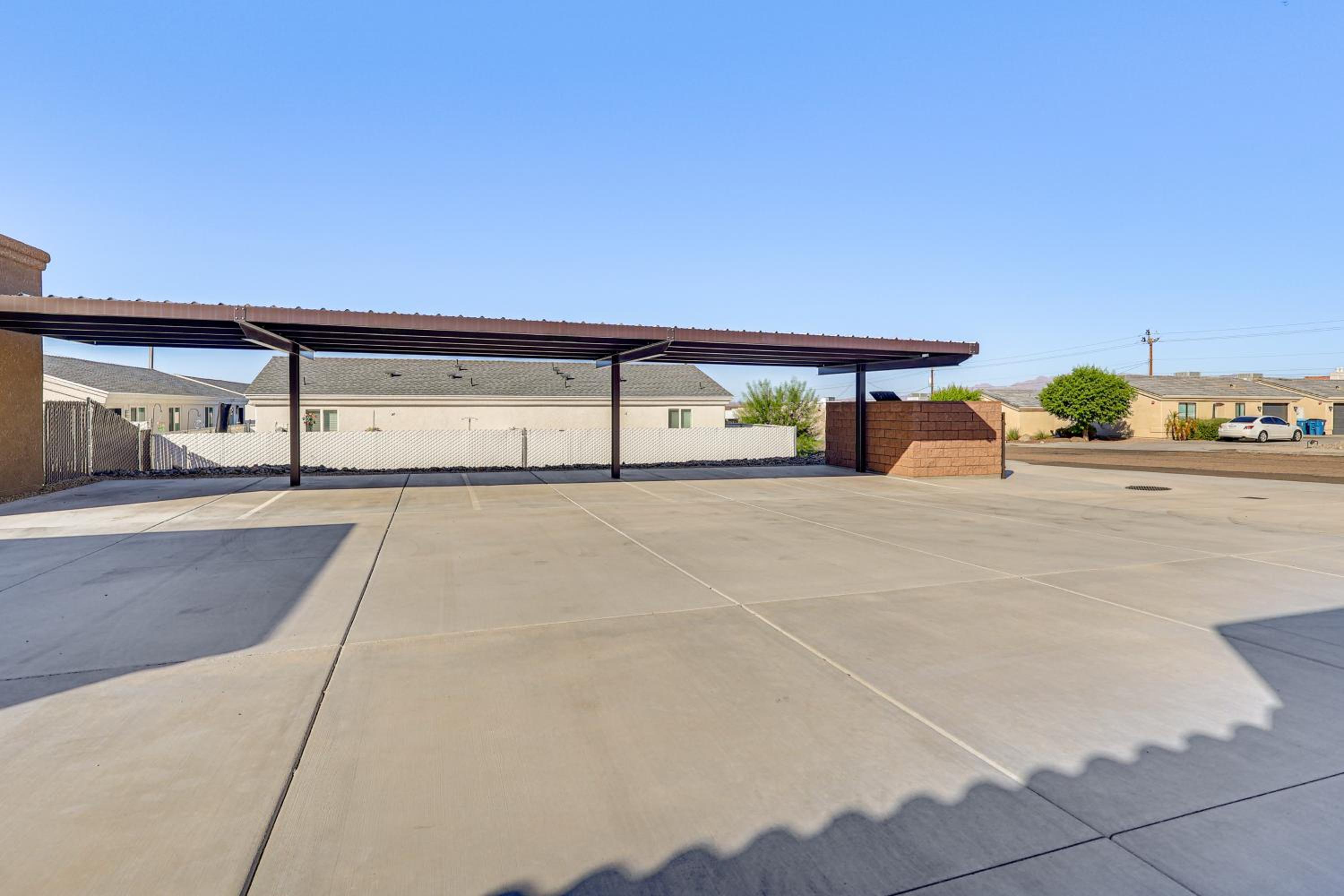 Hike and Explore Apt 3 Mi to Lake Havasu and Dtwn!