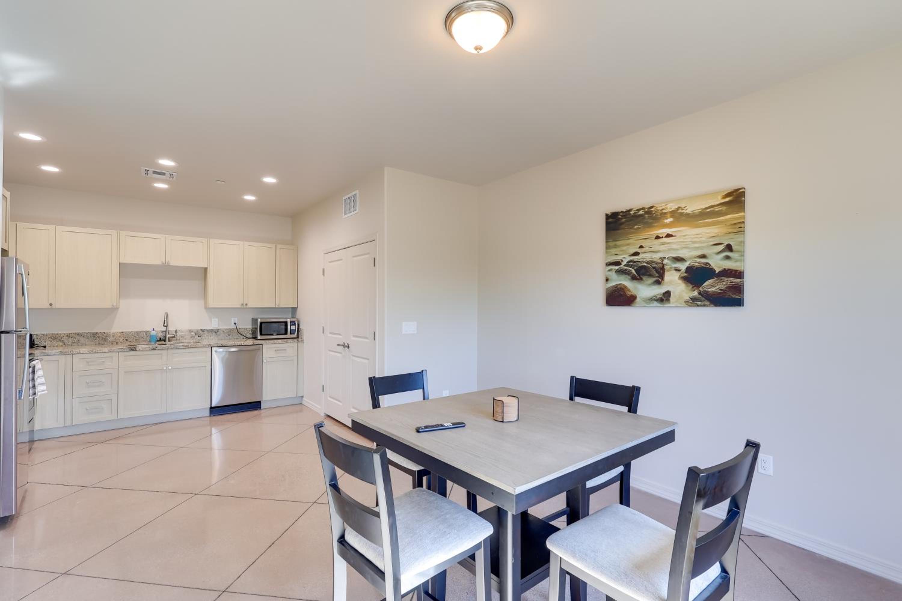 Golf, Hike and Boat! Bright Lake Havasu City Apt