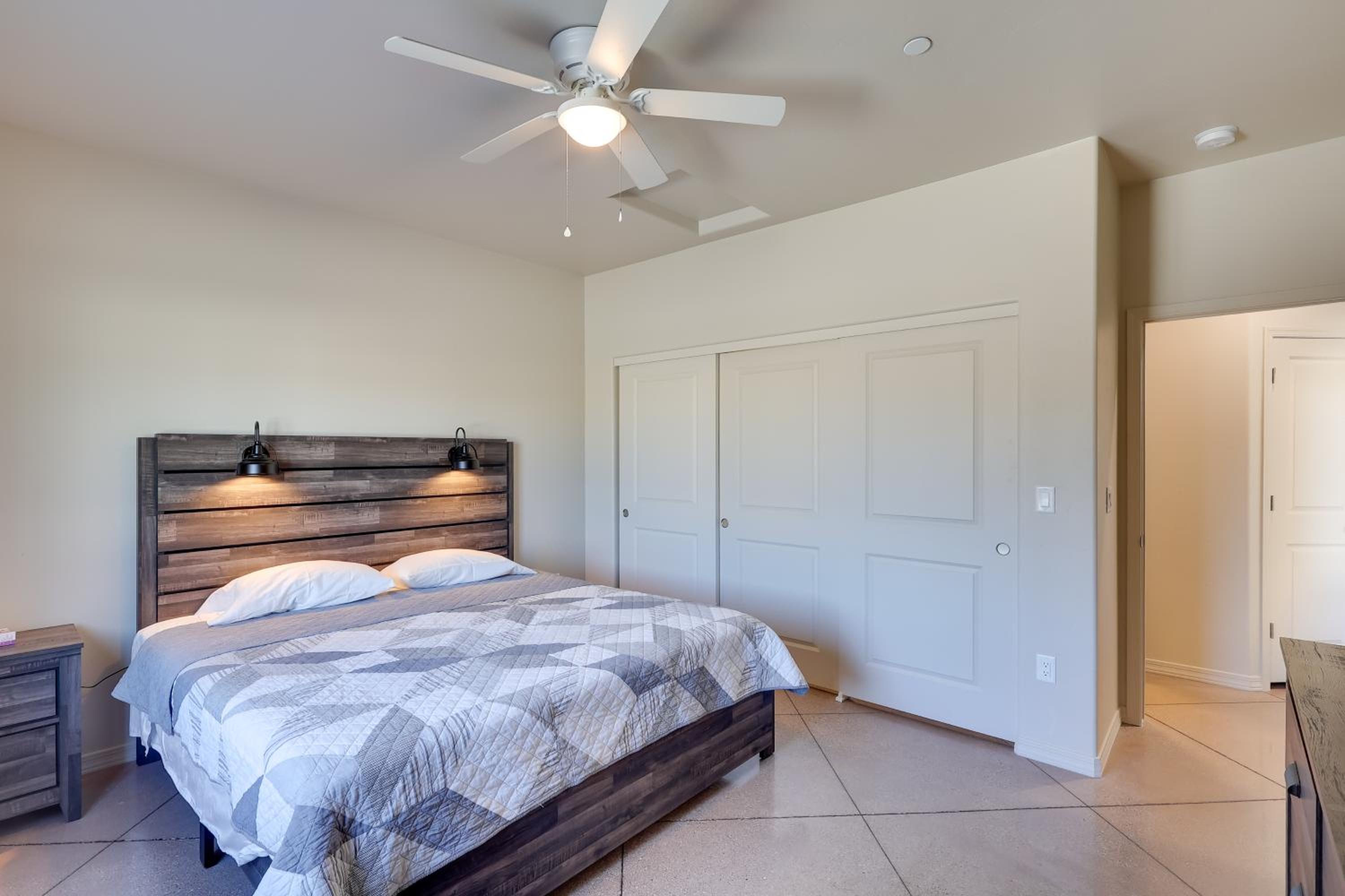 Golf, Hike and Boat! Bright Lake Havasu City Apt