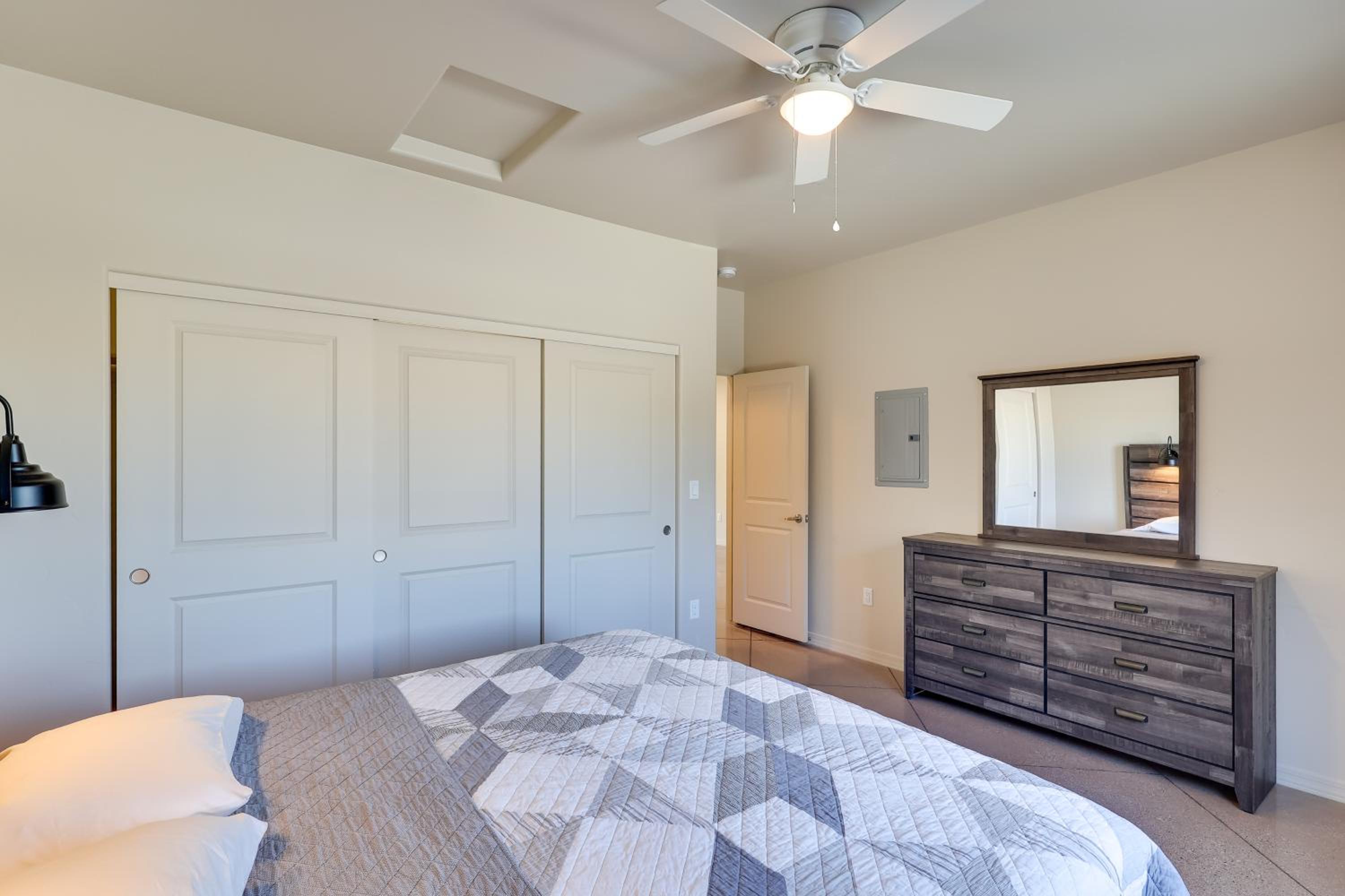 Golf, Hike and Boat! Bright Lake Havasu City Apt