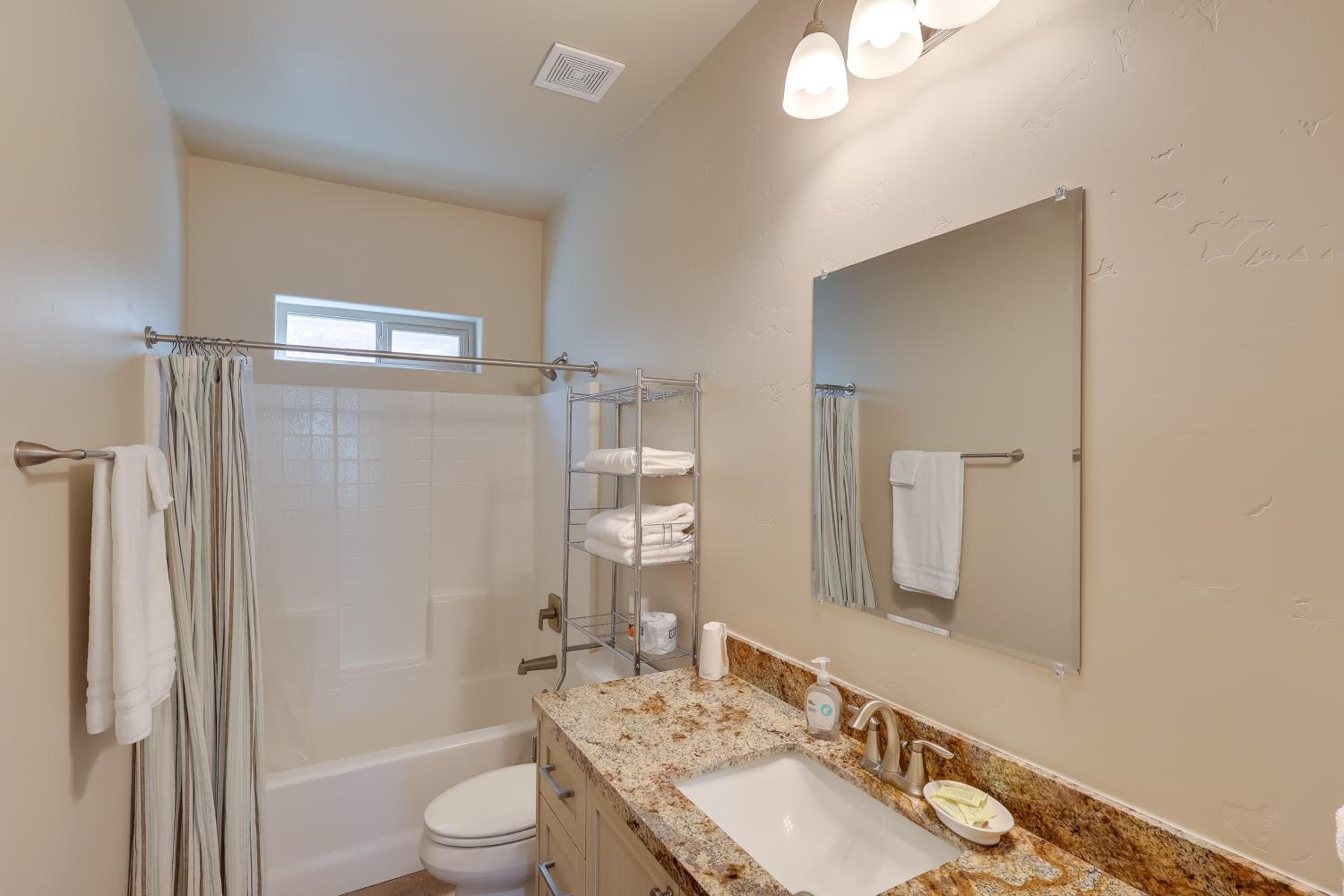 Golf, Hike and Boat! Bright Lake Havasu City Apt