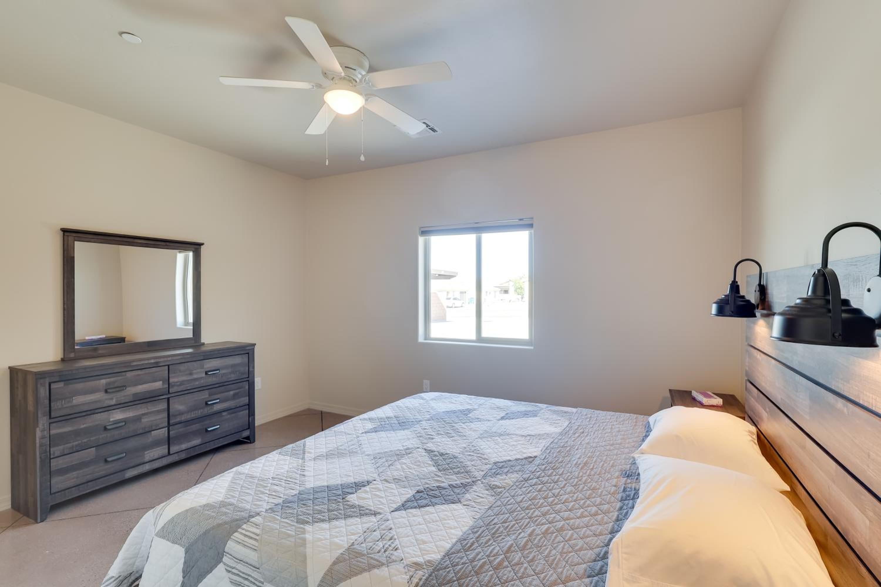 Golf, Hike and Boat! Bright Lake Havasu City Apt