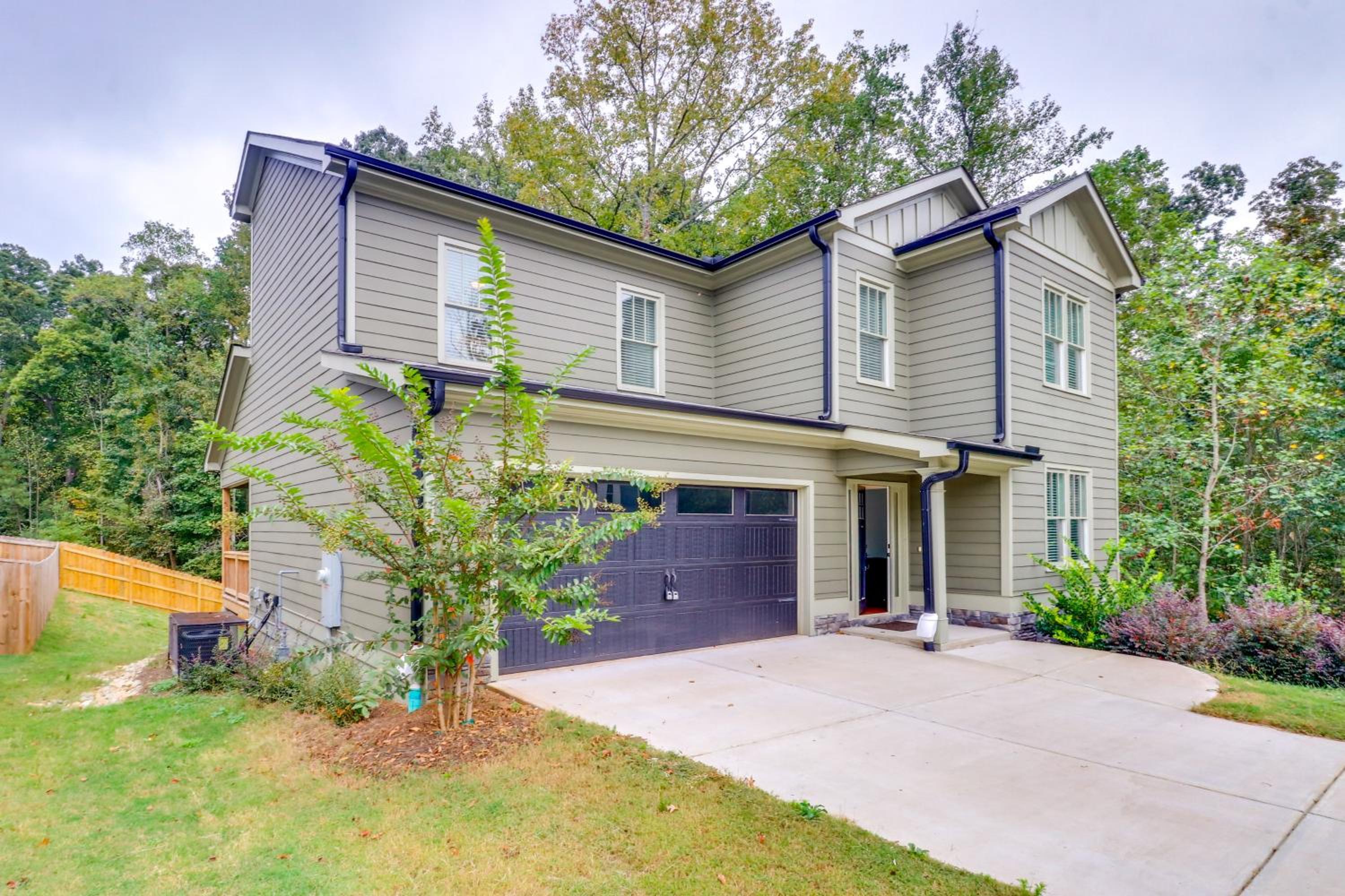 9 Mi to Downtown Atlanta Quiet Eastside Apartment