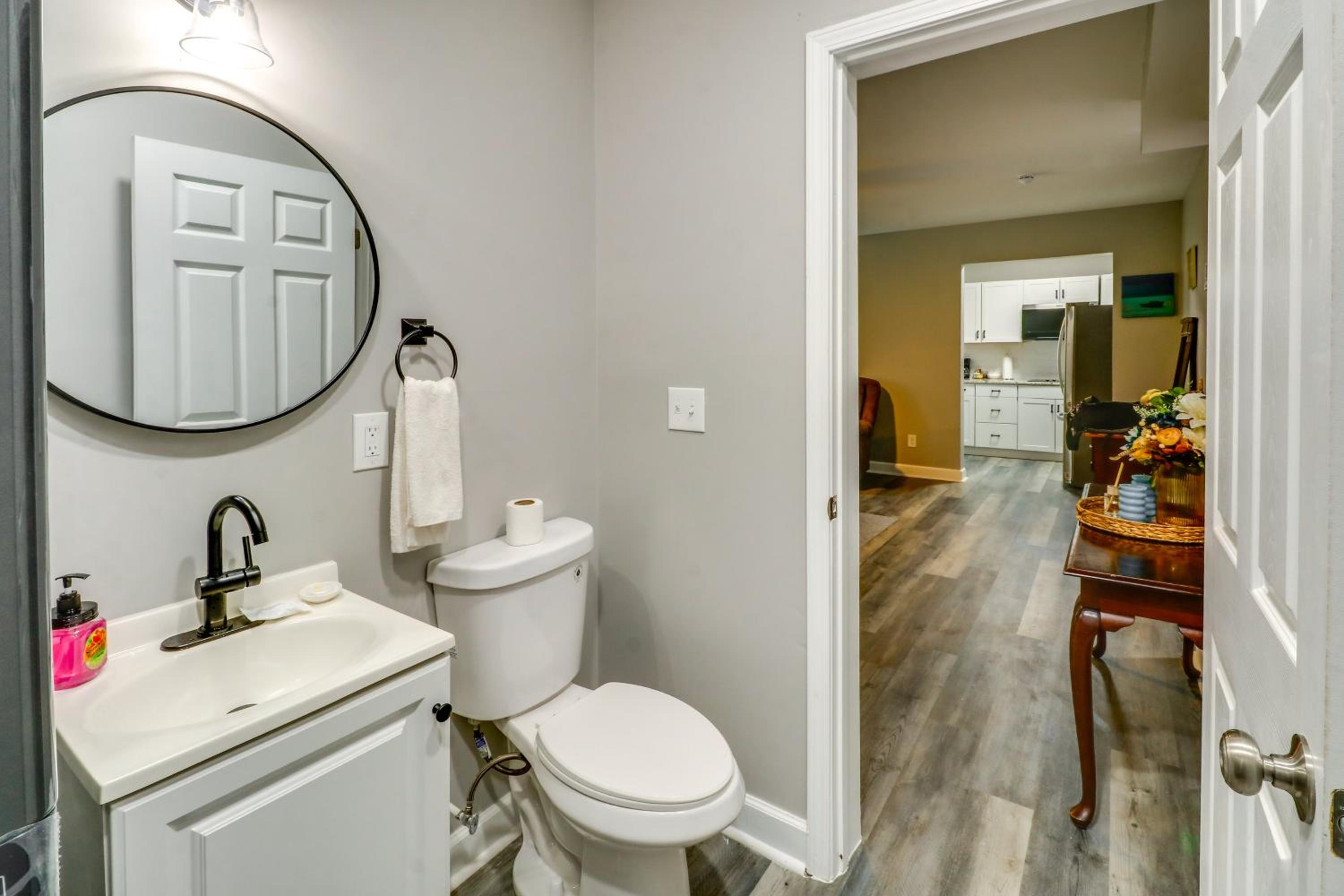 9 Mi to Downtown Atlanta Quiet Eastside Apartment