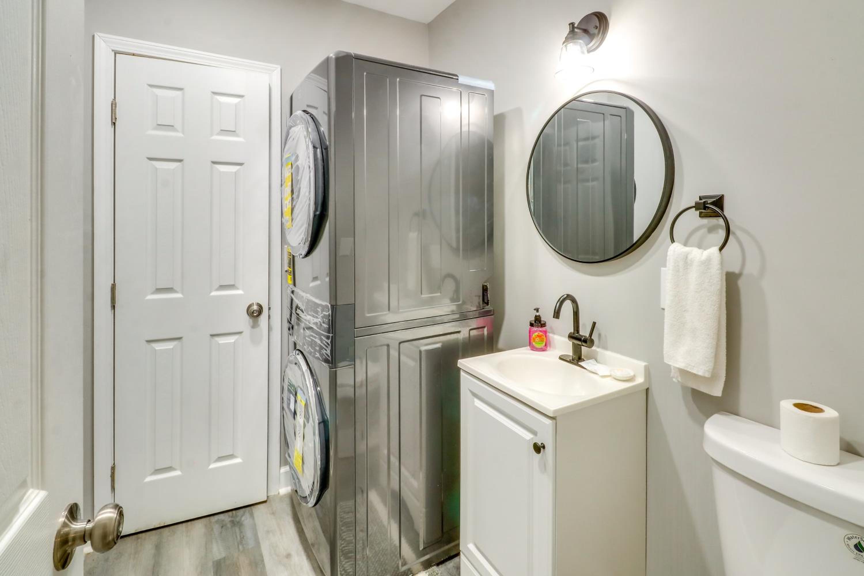 9 Mi to Downtown Atlanta Quiet Eastside Apartment