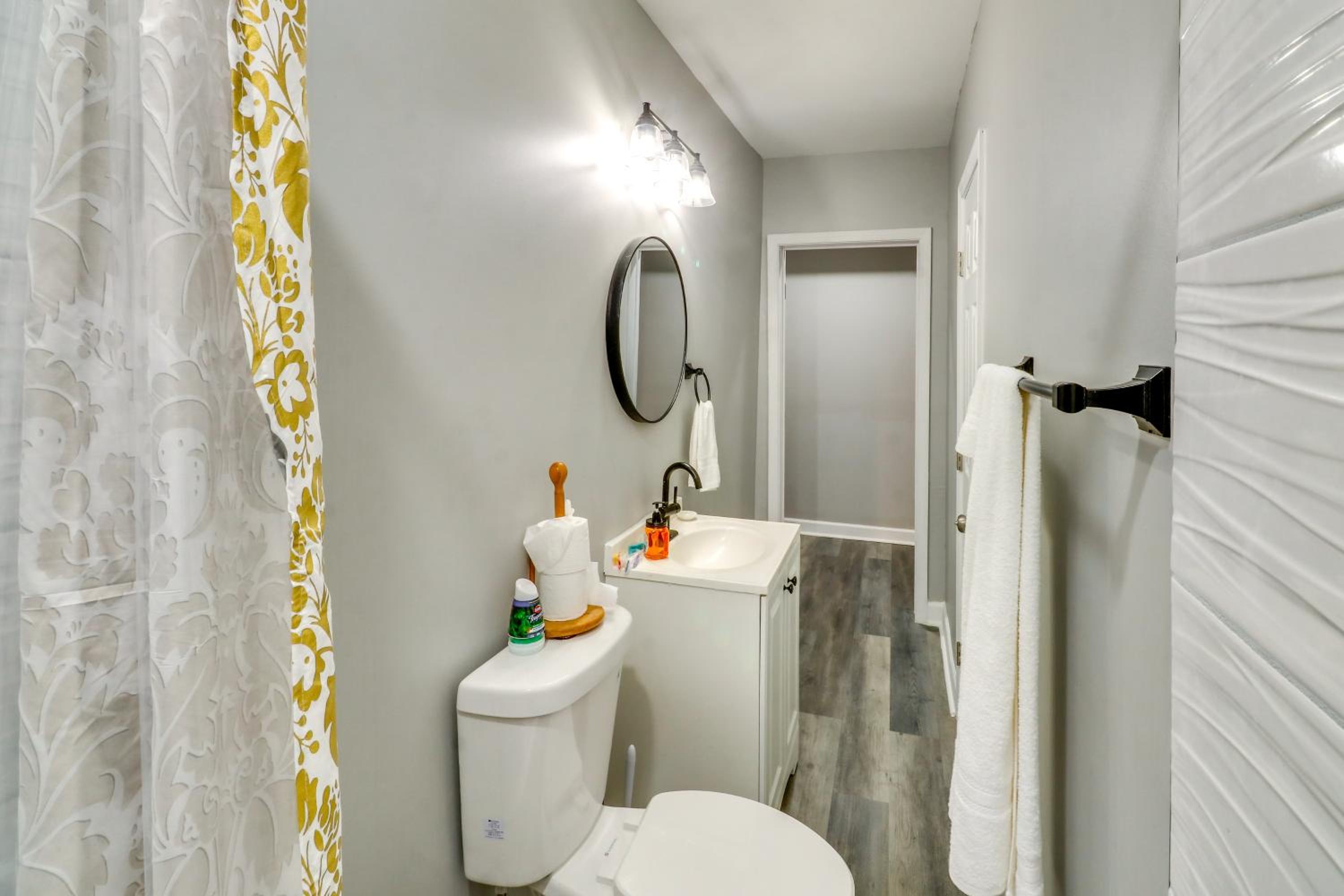 9 Mi to Downtown Atlanta Quiet Eastside Apartment