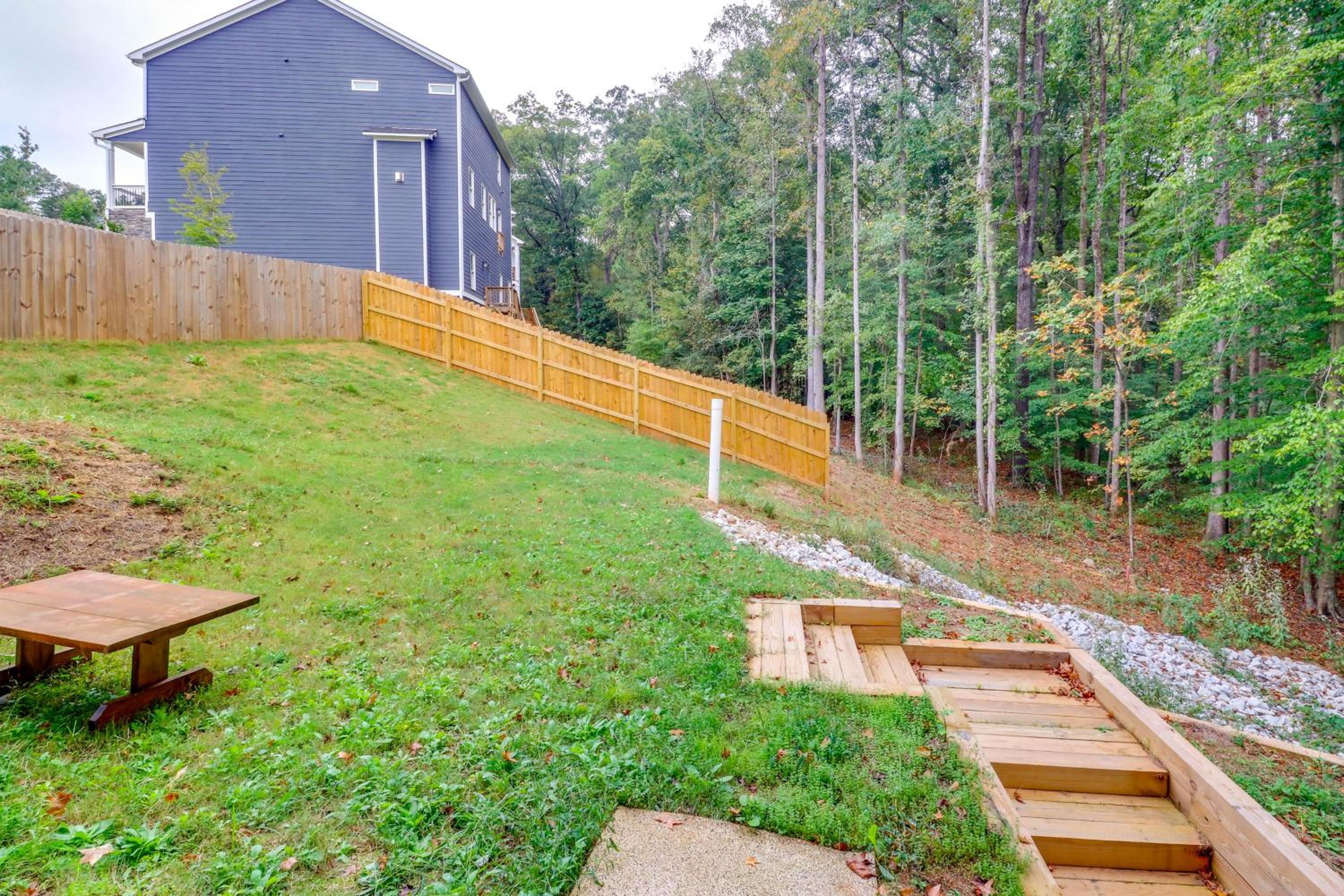9 Mi to Downtown Atlanta Quiet Eastside Apartment