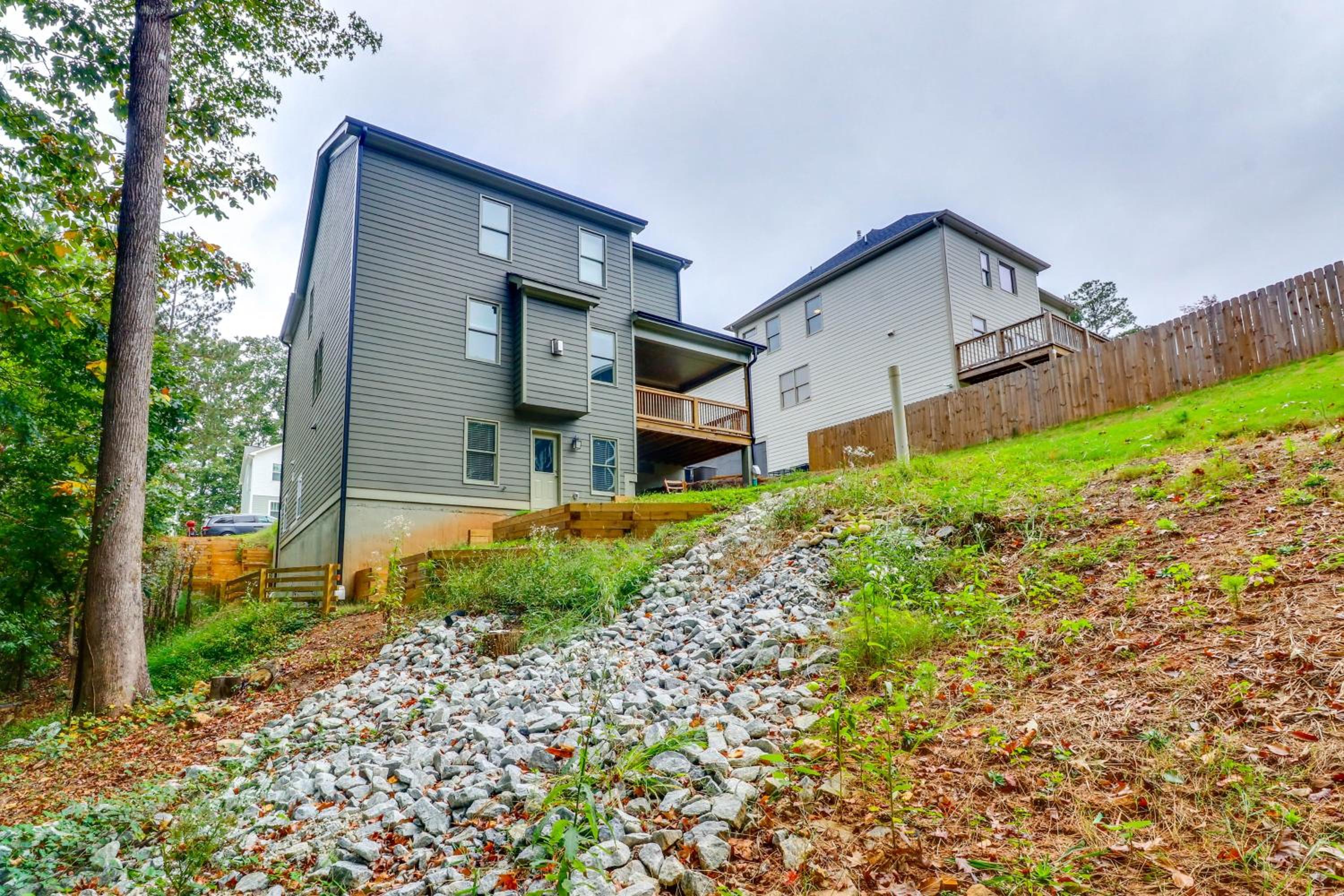 9 Mi to Downtown Atlanta Quiet Eastside Apartment