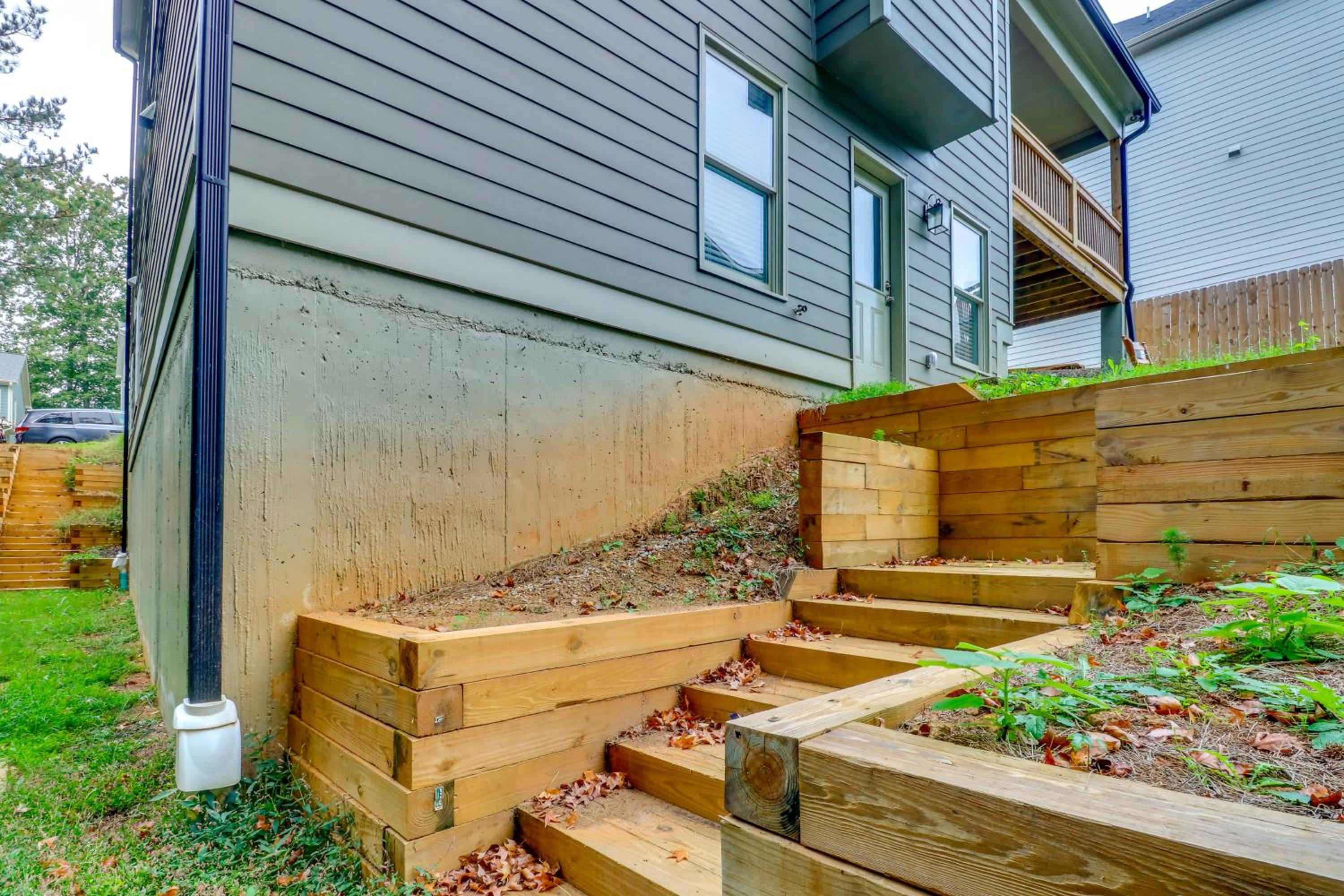 9 Mi to Downtown Atlanta Quiet Eastside Apartment