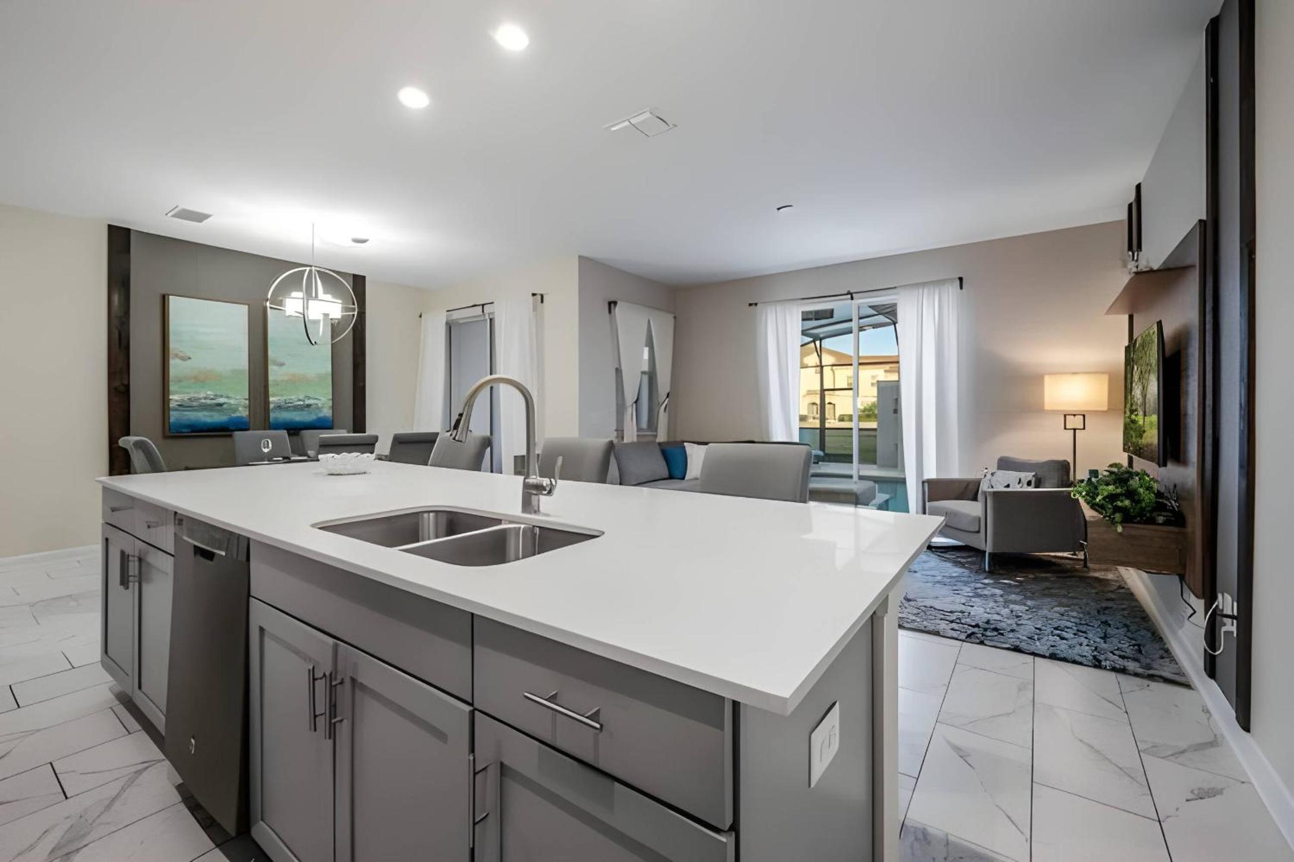 Luxury 4BR Villa w Pool Near Disney Parks