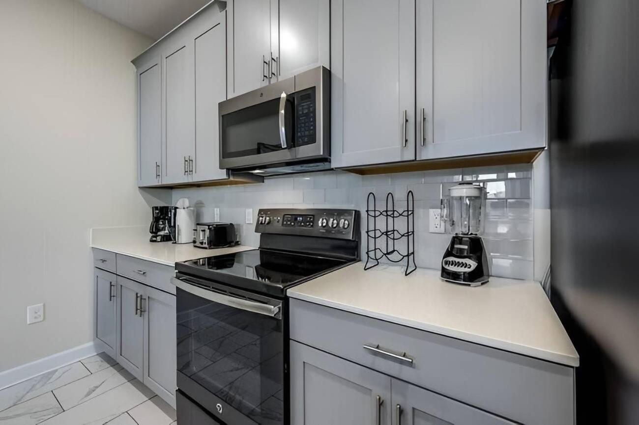 Luxury 4BR Villa w Pool Near Disney Parks
