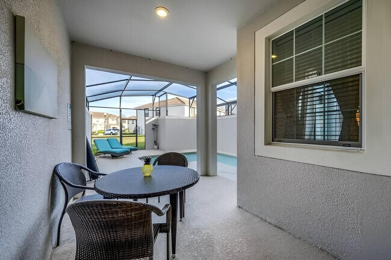 Luxury 4BR Villa w Pool Near Disney Parks